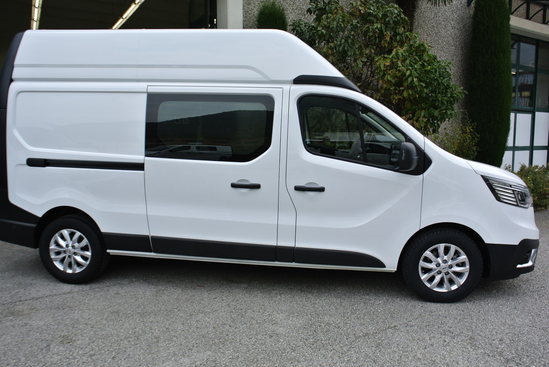 RENAULT Trafic 2.0 Blue dCi 150 3.5t Advance L2H2 IP-image-5