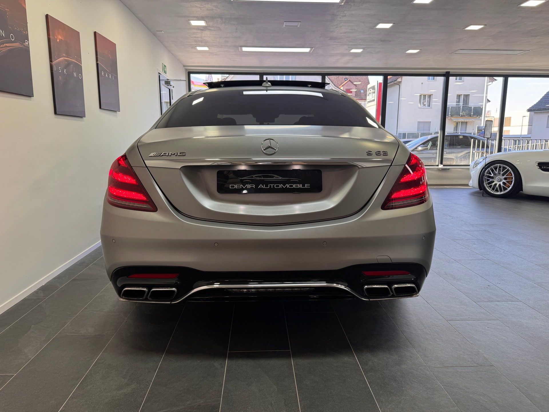 MERCEDES-BENZ S 63 AMG L 4Matic+ 9G-Tronic *ohne OPF / Designo Allanitgrau Matt / 22 Zoll / Burmester 3D / Panorama / Night Vision*-image-4
