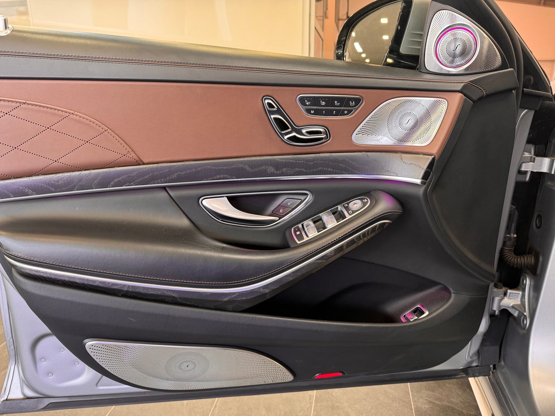 MERCEDES-BENZ S 63 AMG L 4Matic+ 9G-Tronic *ohne OPF / Designo Allanitgrau Matt / 22 Zoll / Burmester 3D / Panorama / Night Vision*-image-10