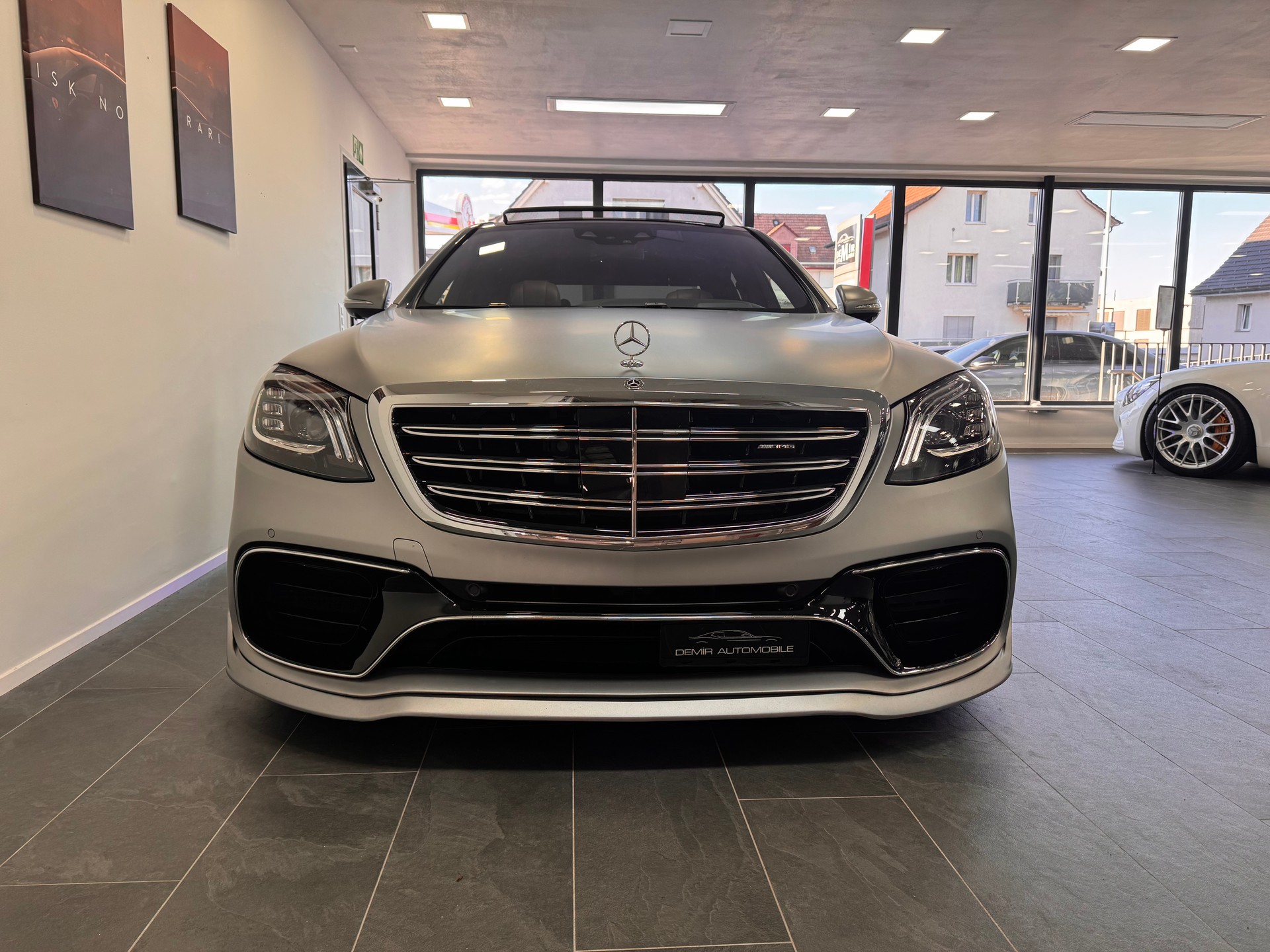 MERCEDES-BENZ S 63 AMG L 4Matic+ 9G-Tronic *ohne OPF / Designo Allanitgrau Matt / 22 Zoll / Burmester 3D / Panorama / Night Vision*-image-1