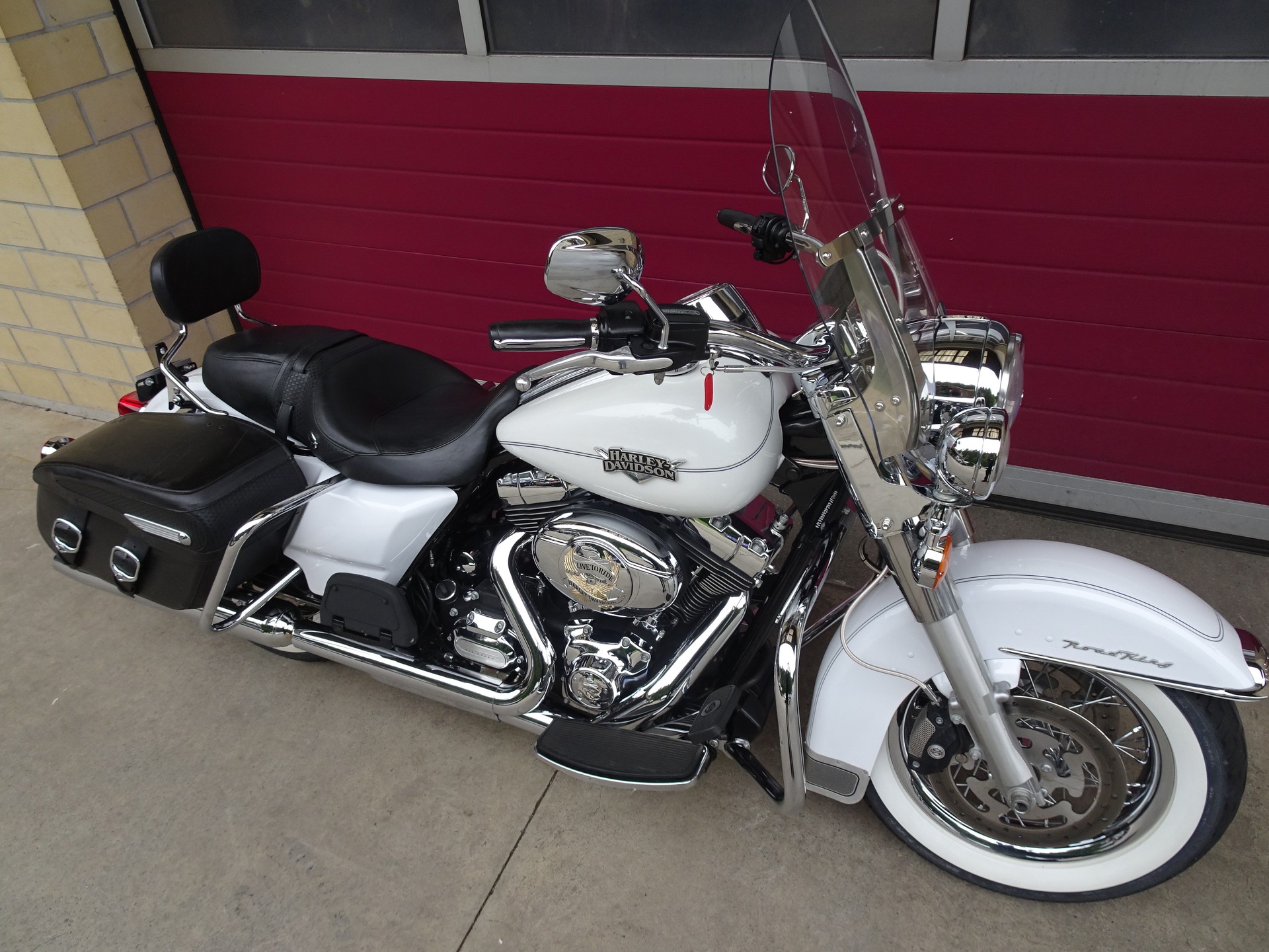 HARLEY-DAVIDSON FLHRC Road King Classic 103 ABS-image-14