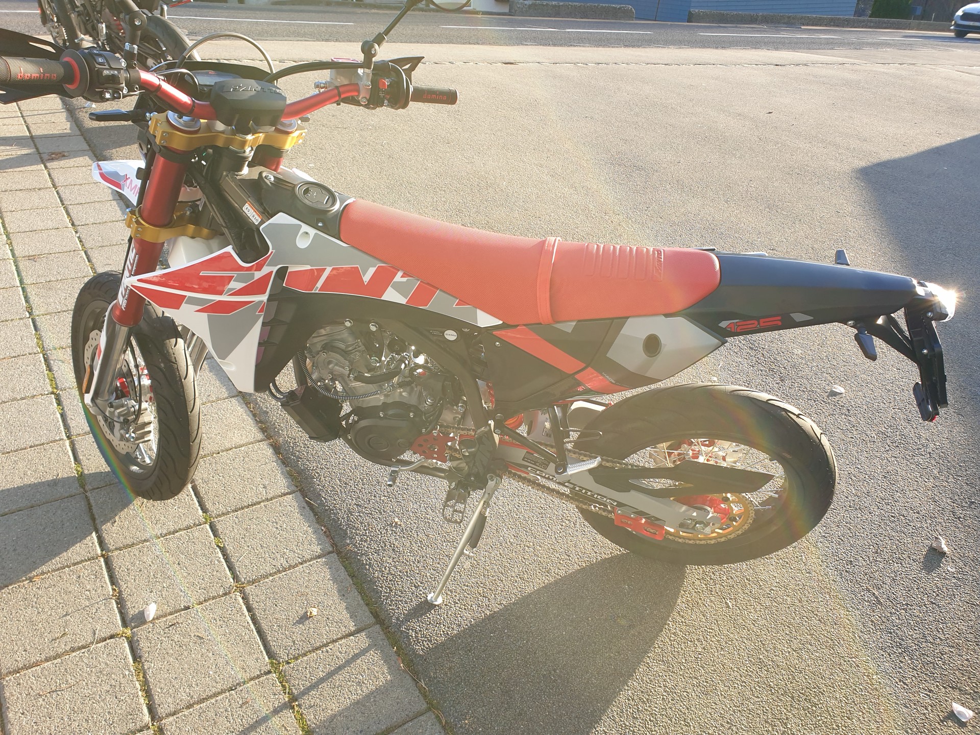 FANTIC XMF 125 Motard-image-1