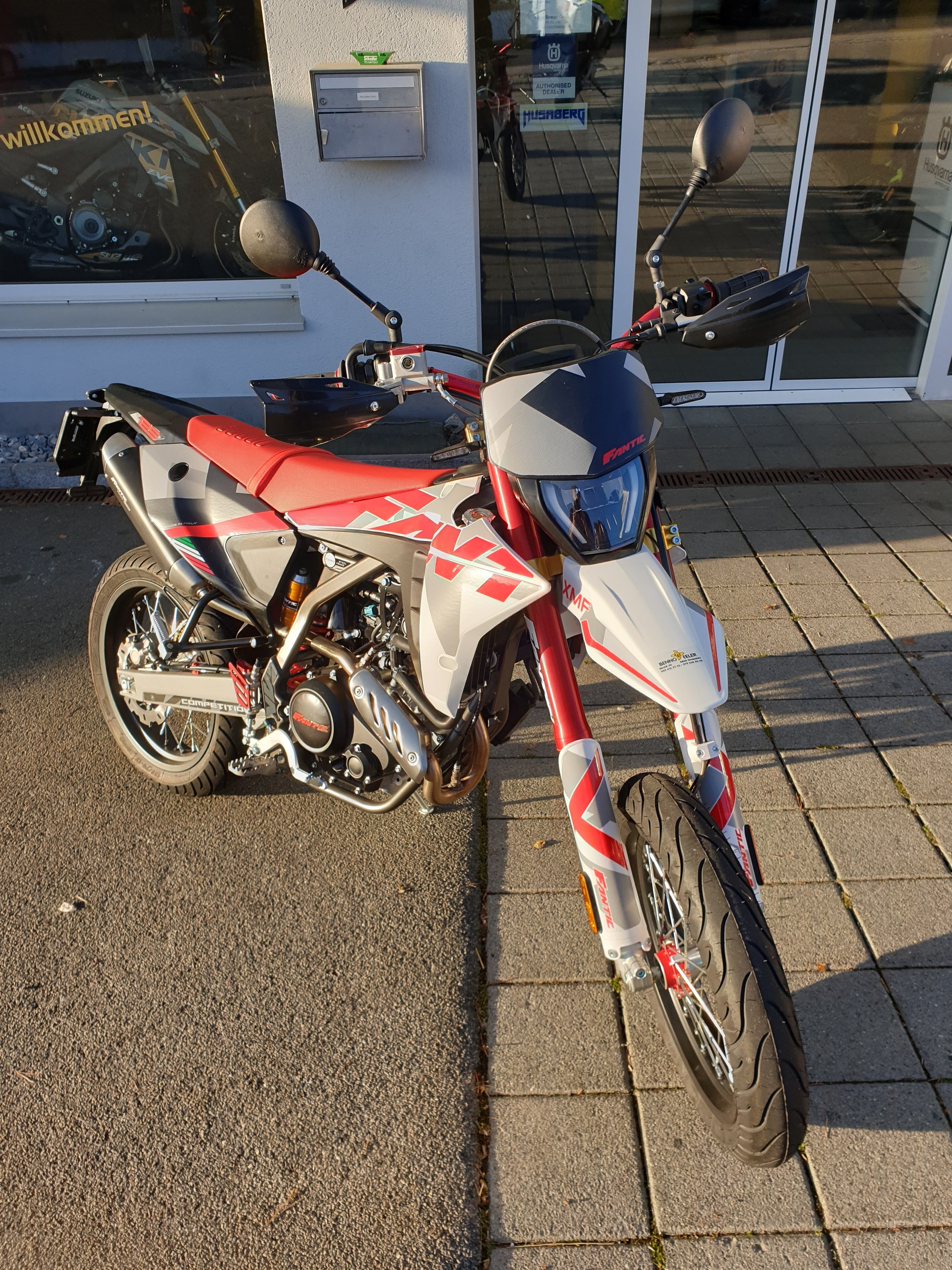 FANTIC XMF 125 Motard-image-0