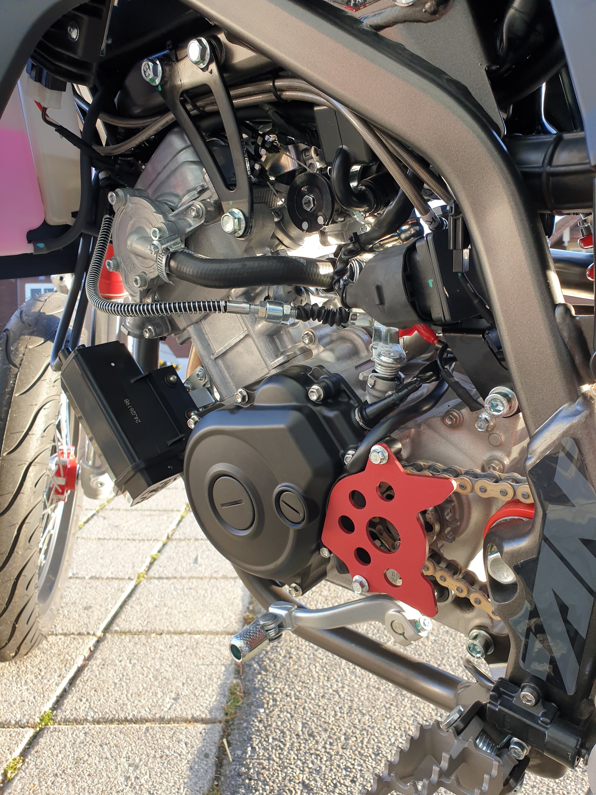 FANTIC XMF 125 Motard-image-4