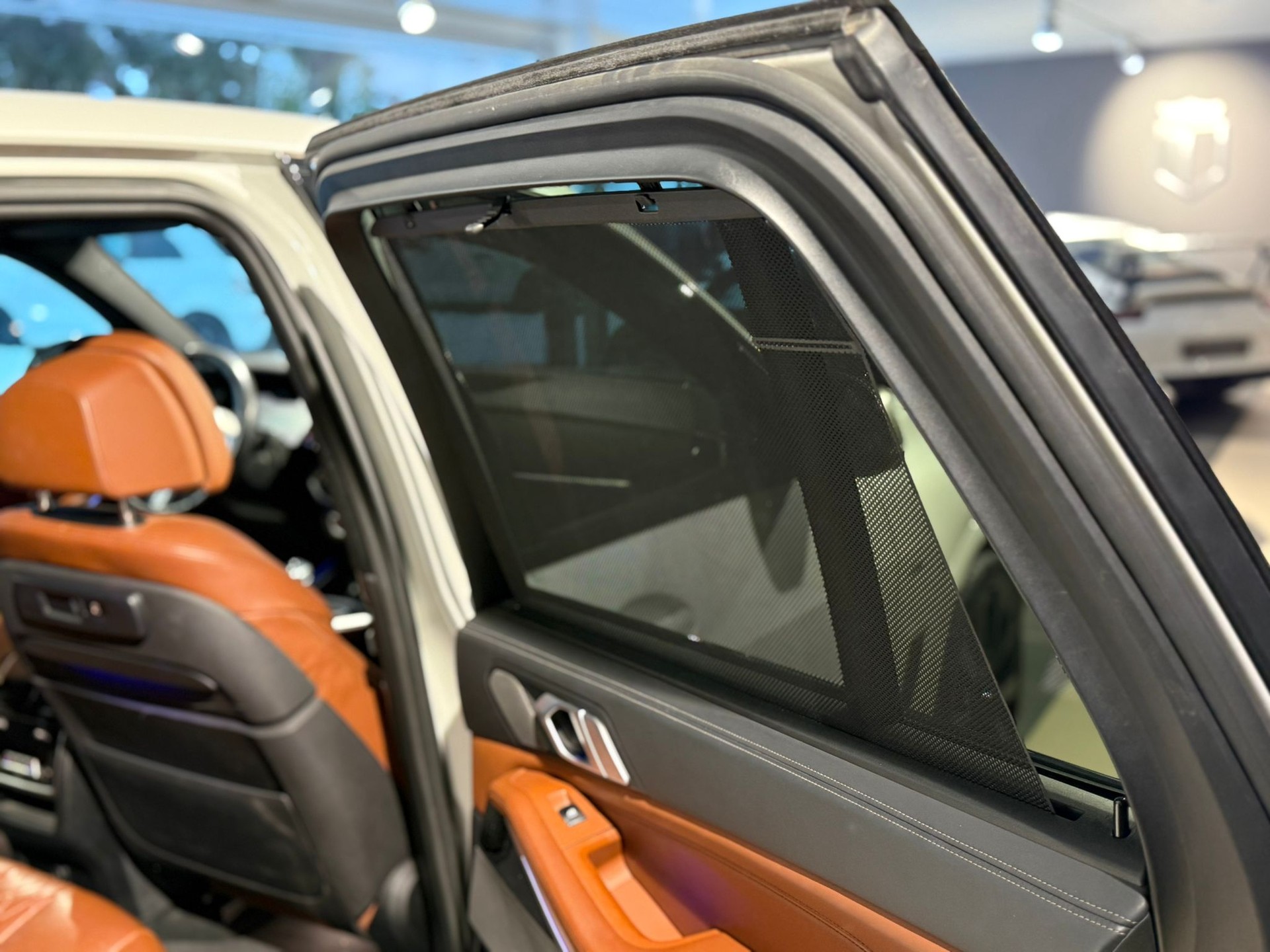 BMW X5 xDrive M50d Steptronic-image-16