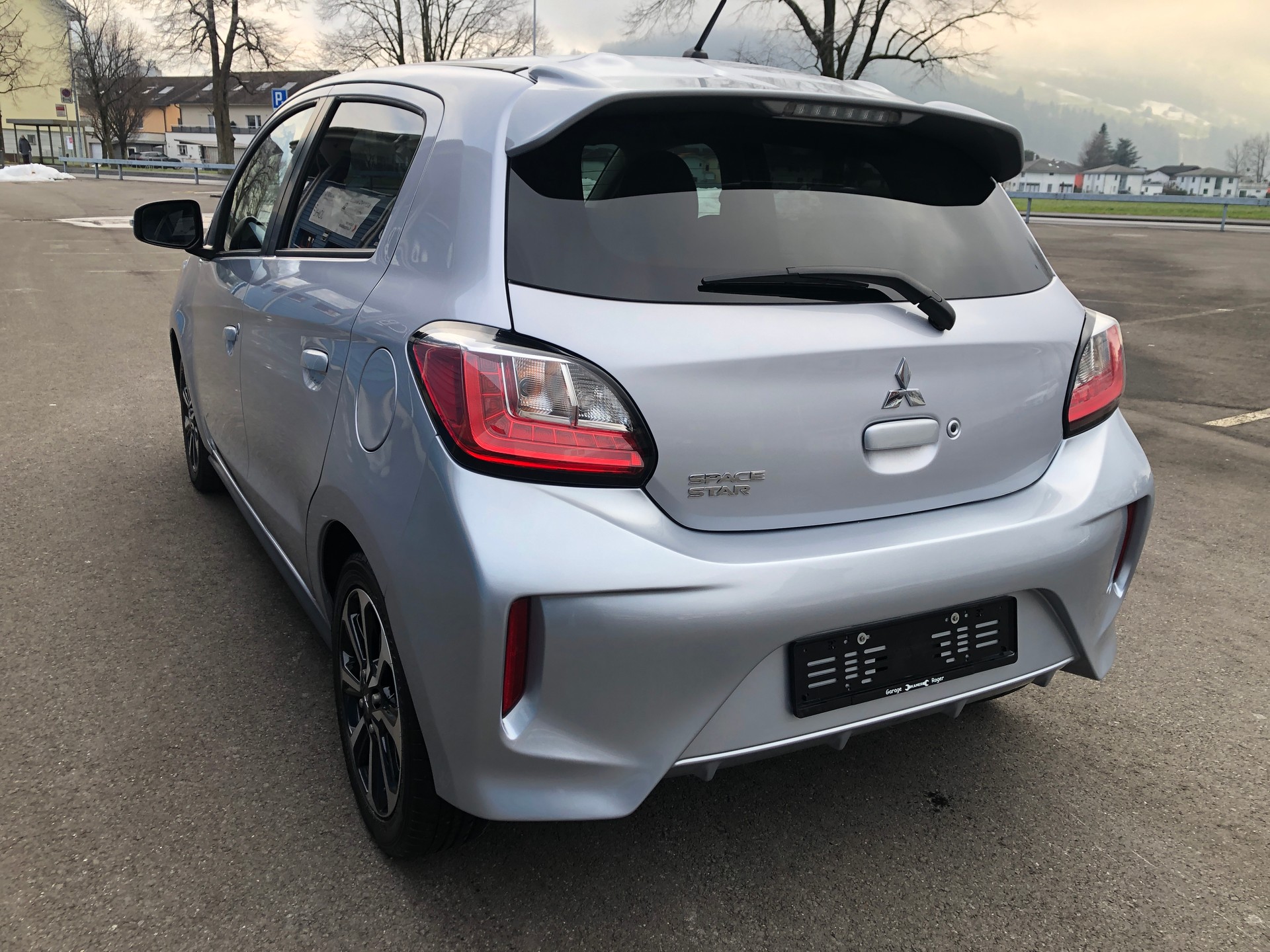 MITSUBISHI Space Star 1.2 Diamond CVT-showroom-element-3