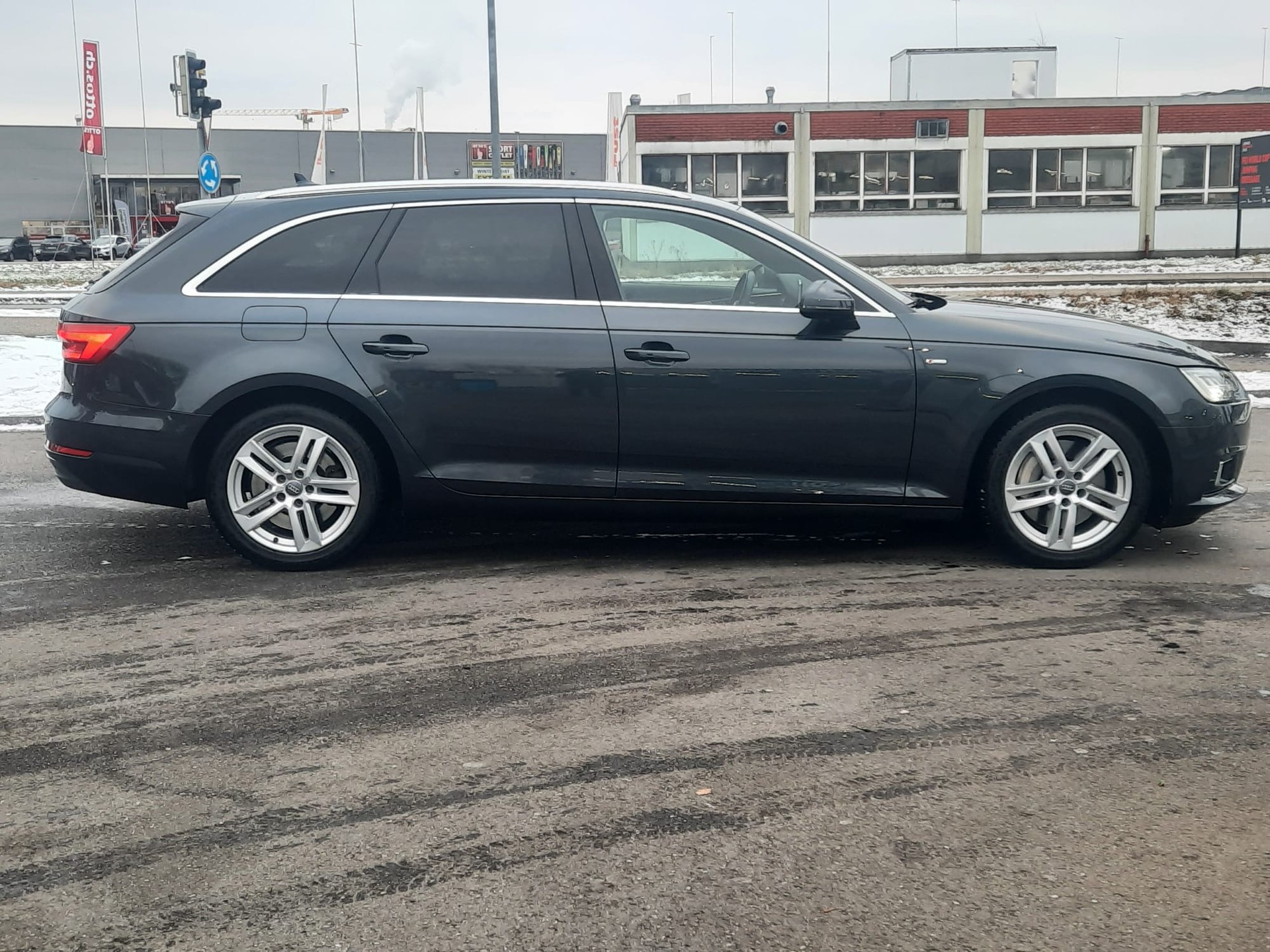 AUDI A4 Avant 3.0 TDI Sport quattro tiptronic-image-3