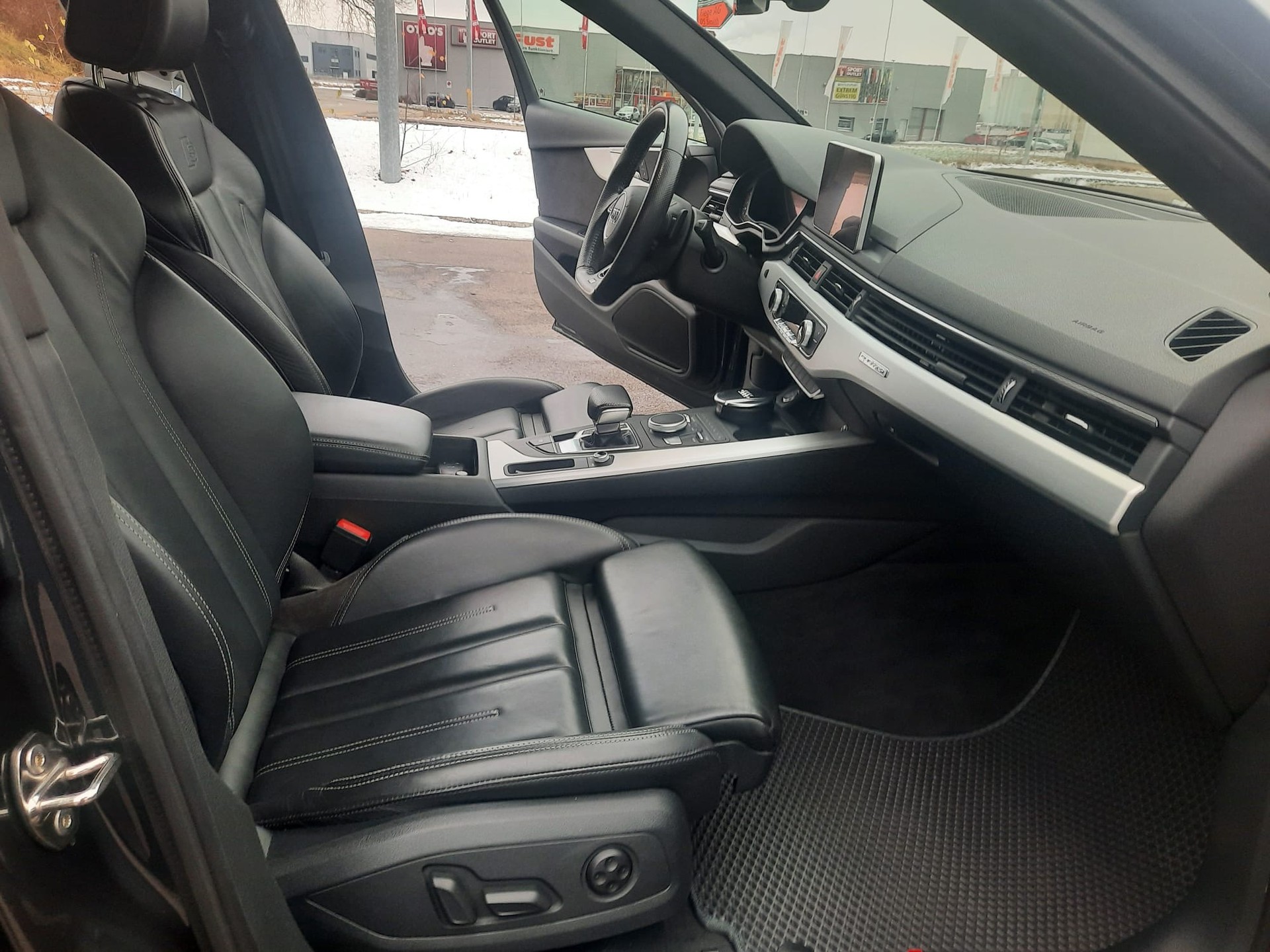 AUDI A4 Avant 3.0 TDI Sport quattro tiptronic-image-7