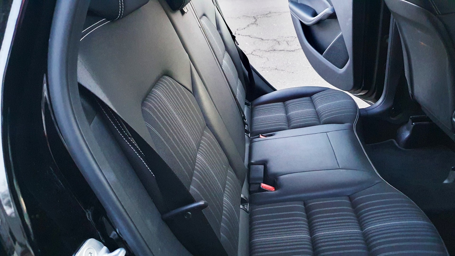 MERCEDES-BENZ B 180 7G-DCT-image-11