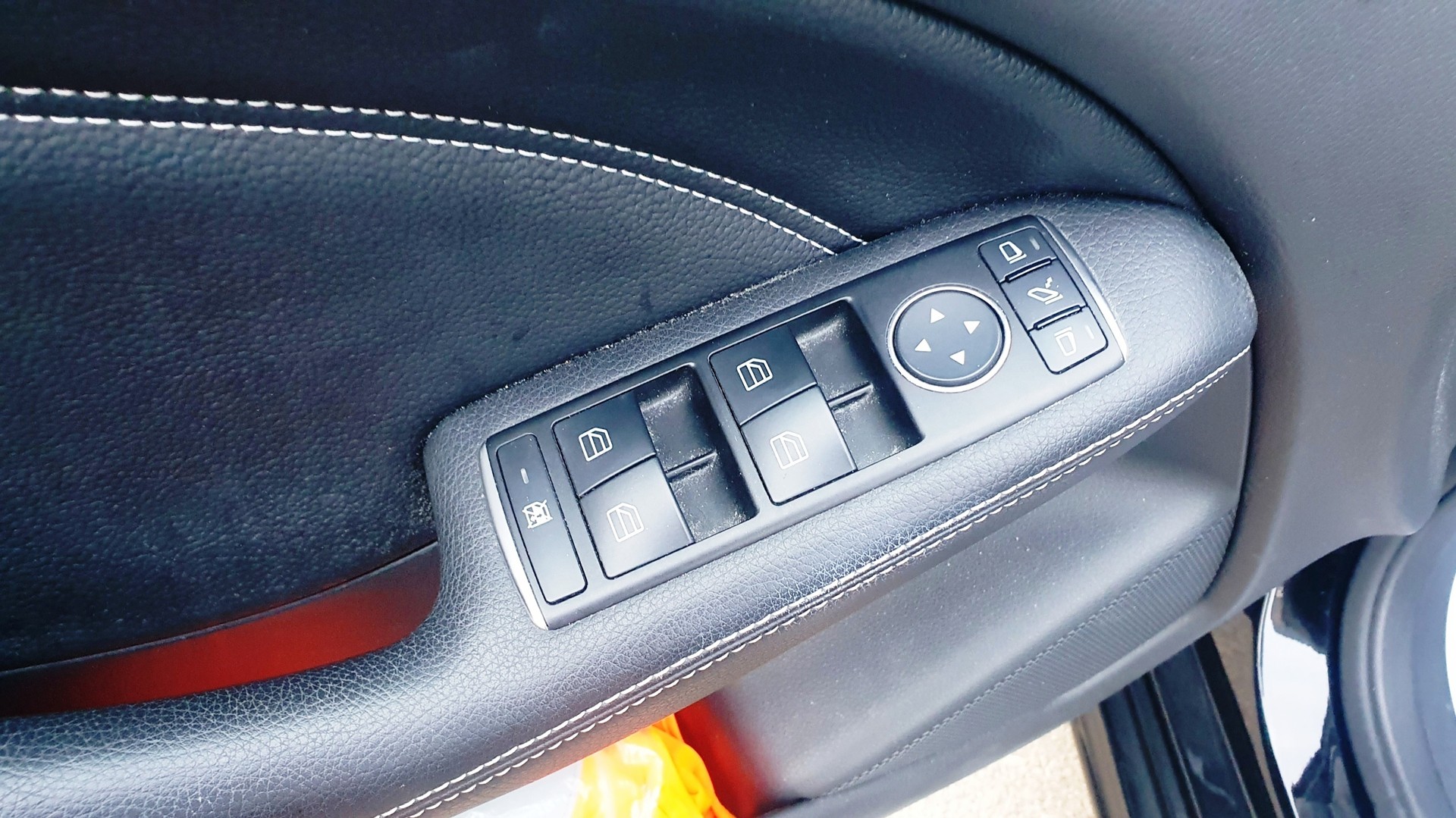 MERCEDES-BENZ B 180 7G-DCT-image-15