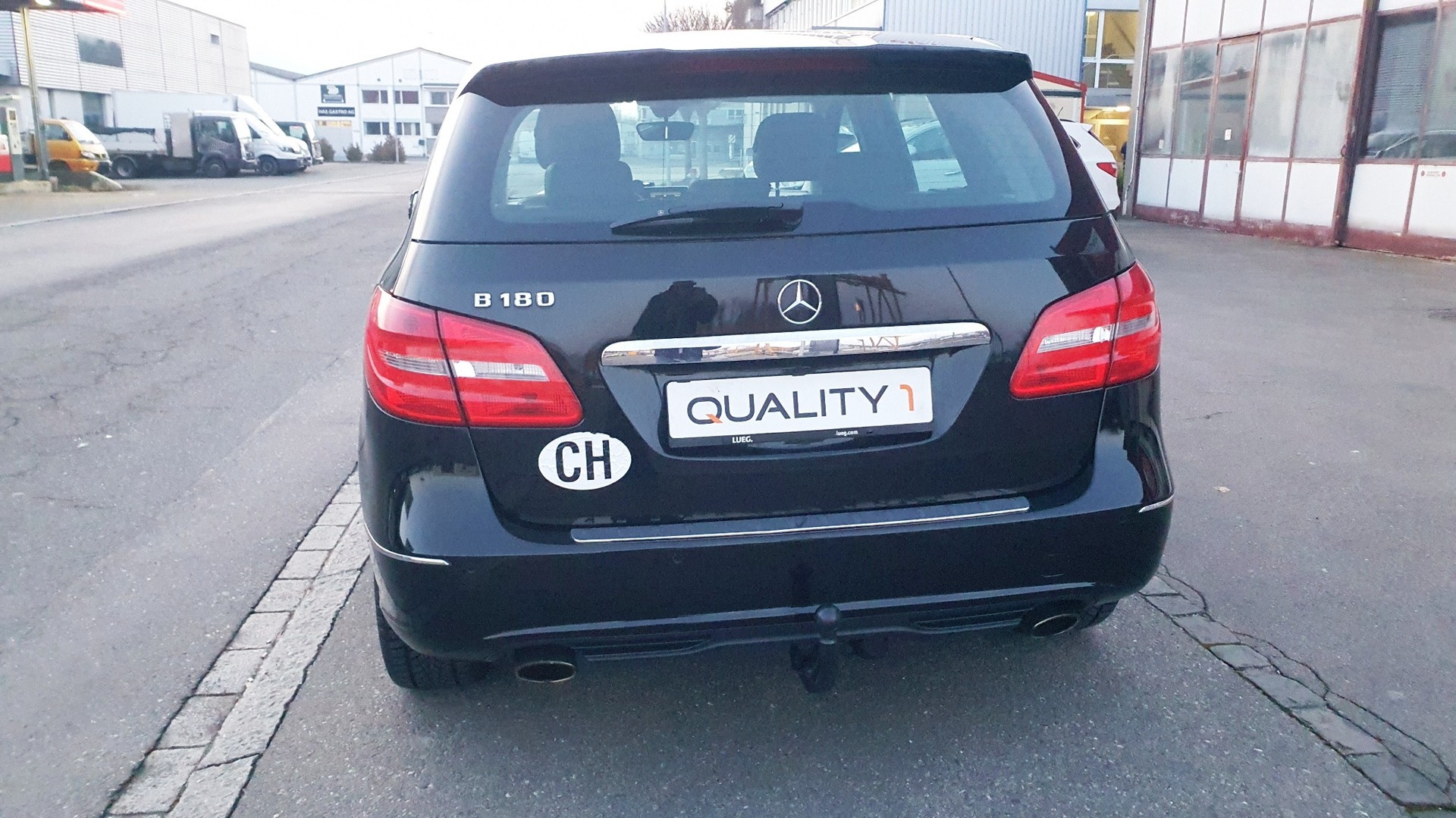 MERCEDES-BENZ B 180 7G-DCT-image-7
