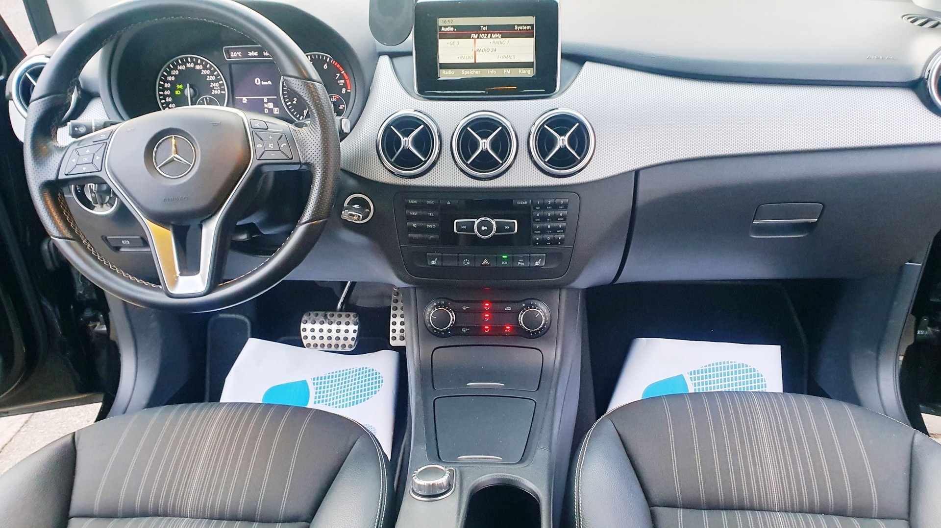 MERCEDES-BENZ B 180 7G-DCT-image-14