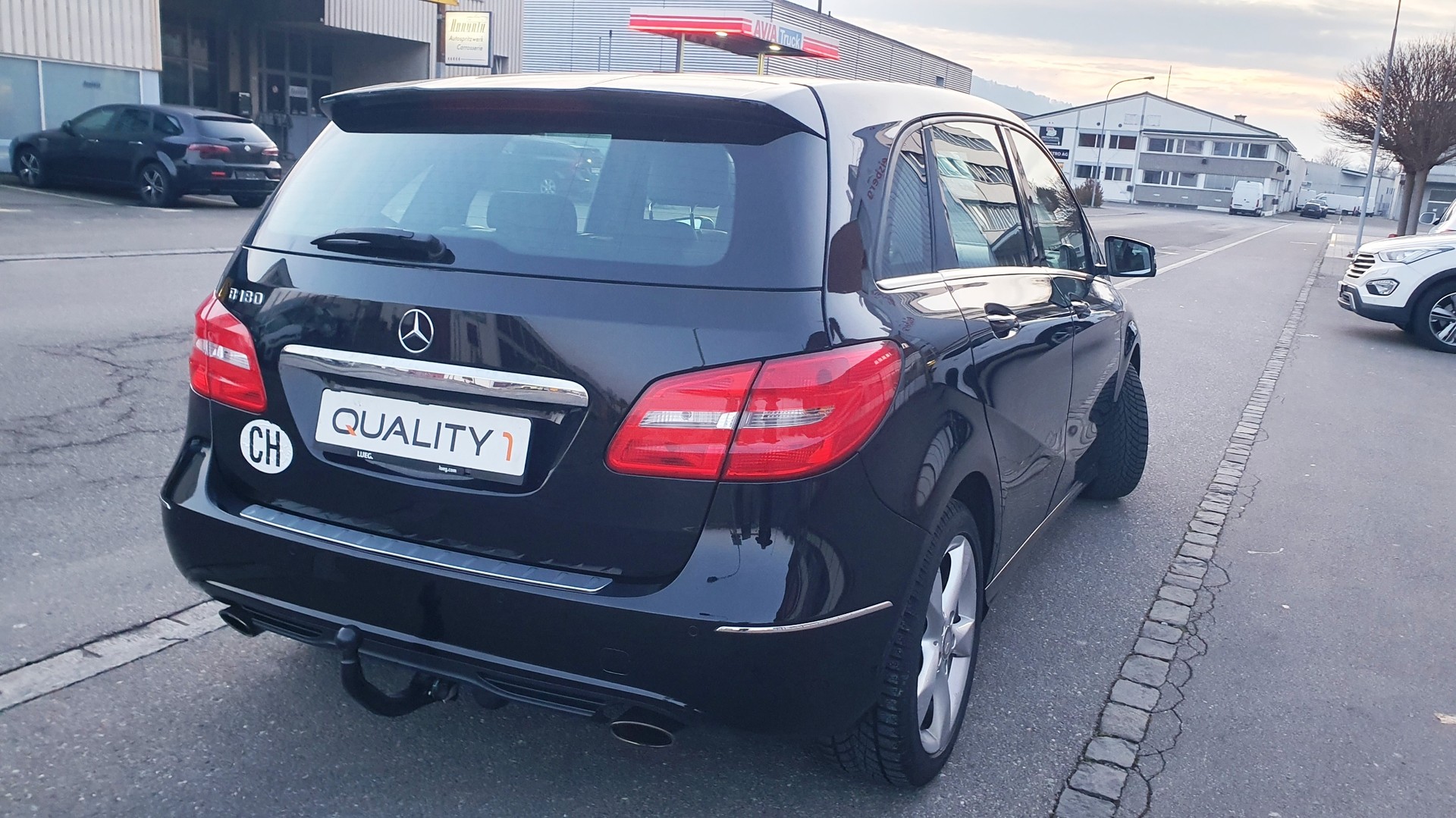 MERCEDES-BENZ B 180 7G-DCT-image-8
