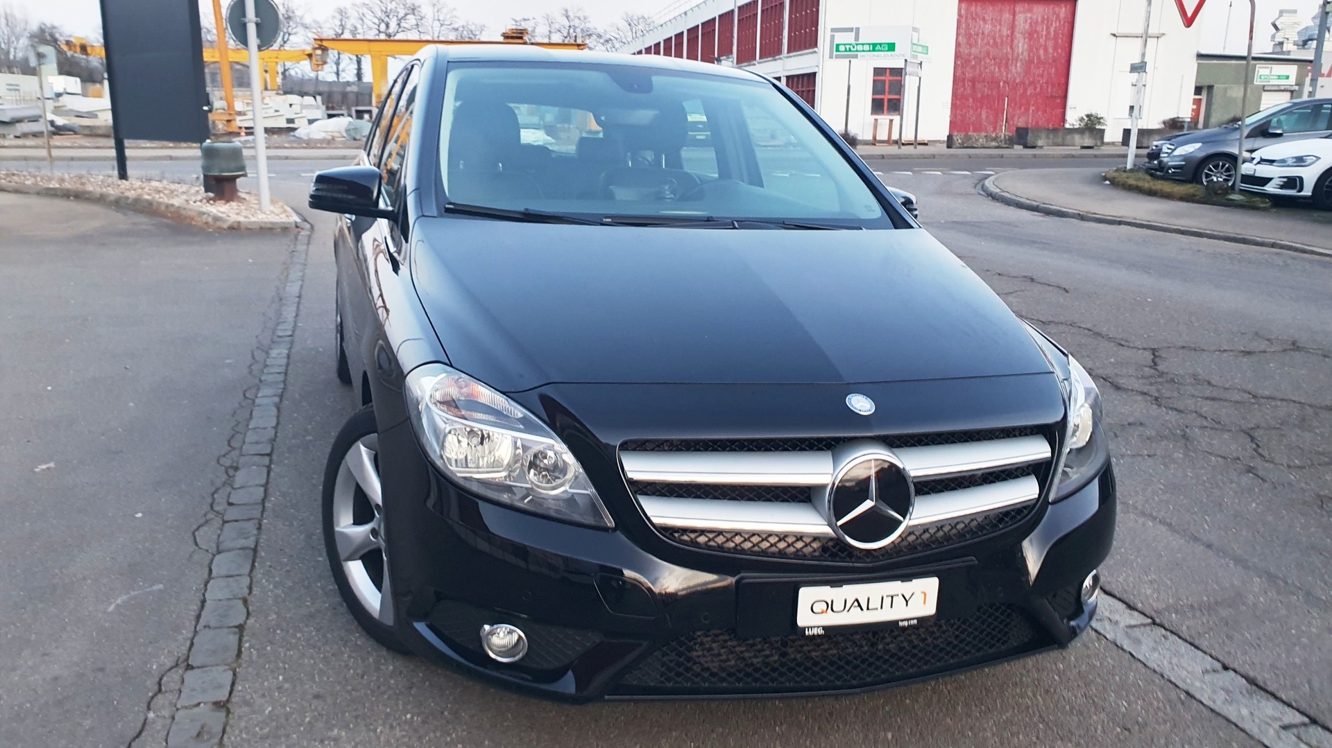 MERCEDES-BENZ B 180 7G-DCT-image-1