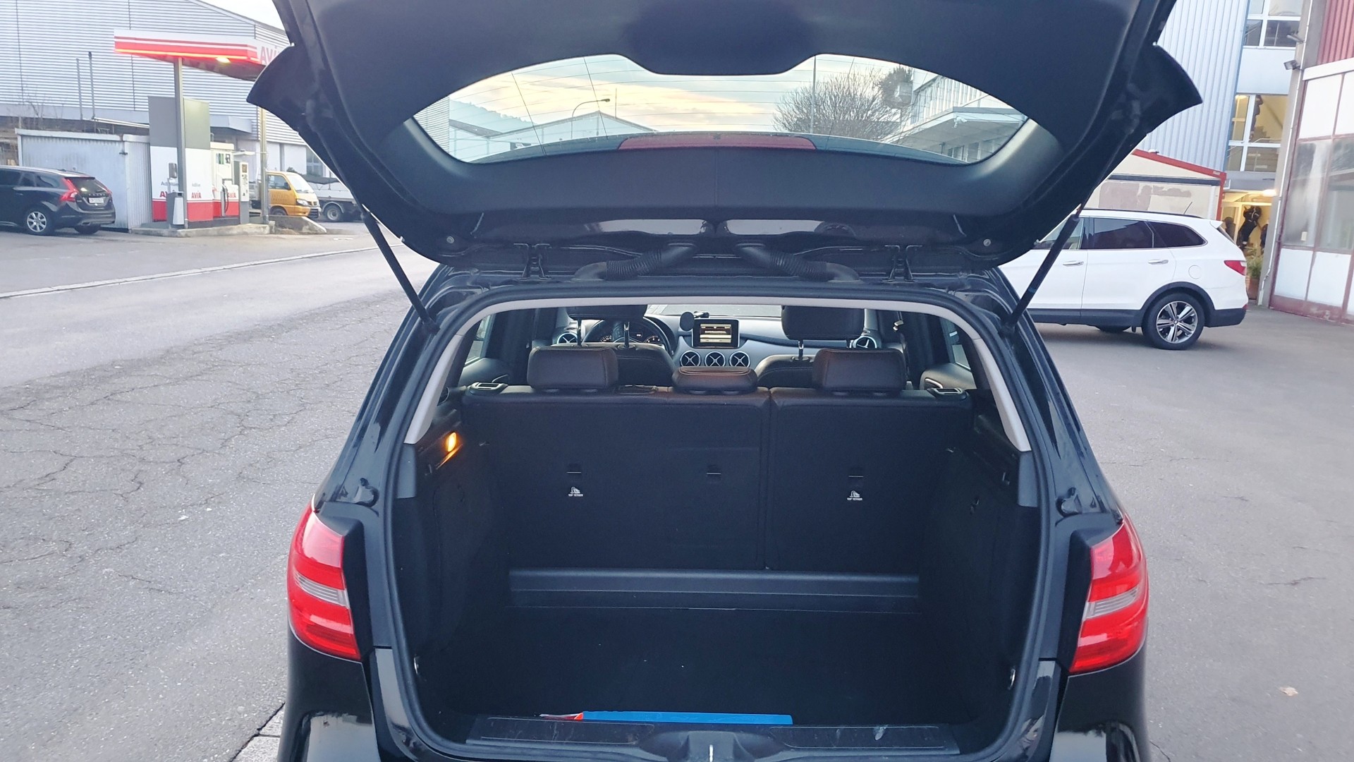 MERCEDES-BENZ B 180 7G-DCT-image-10