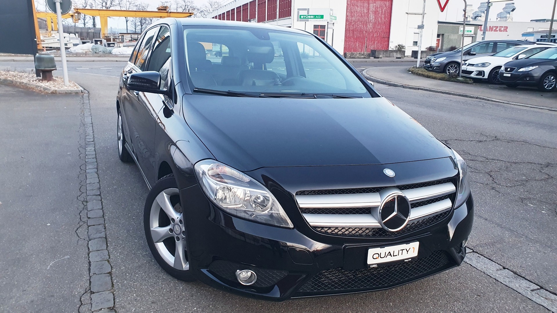 MERCEDES-BENZ B 180 7G-DCT