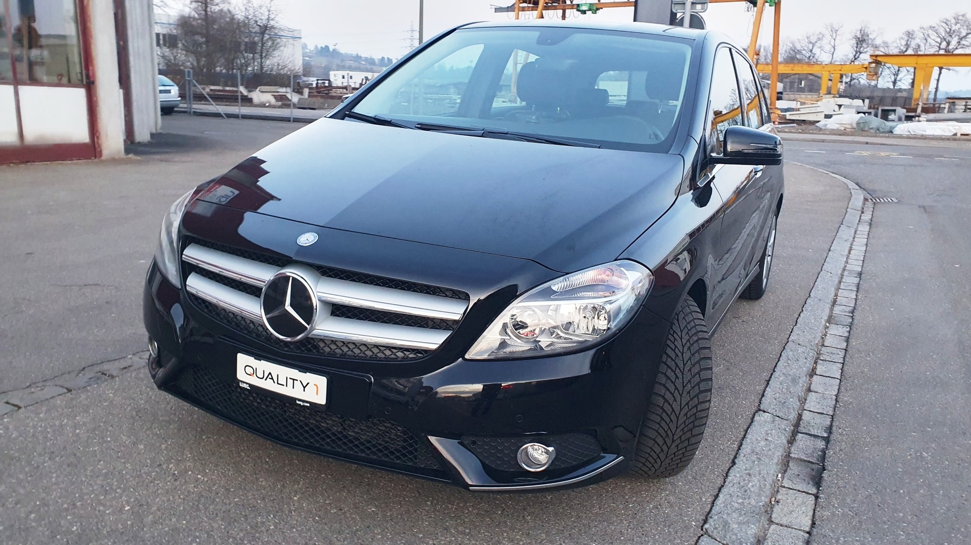 MERCEDES-BENZ B 180 7G-DCT-image-3