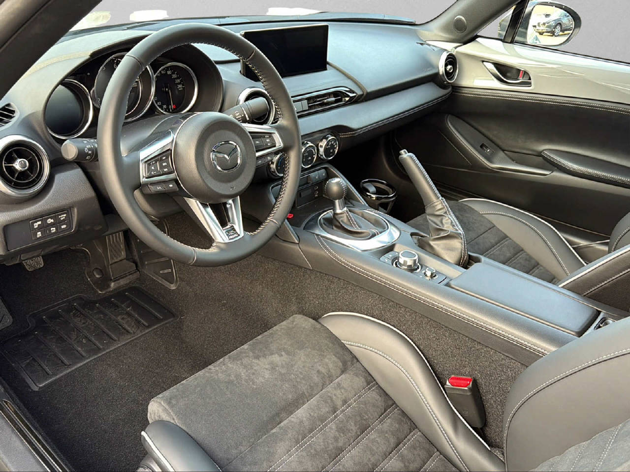 MAZDA MX-5 1.5 132 PS Homura-image-4