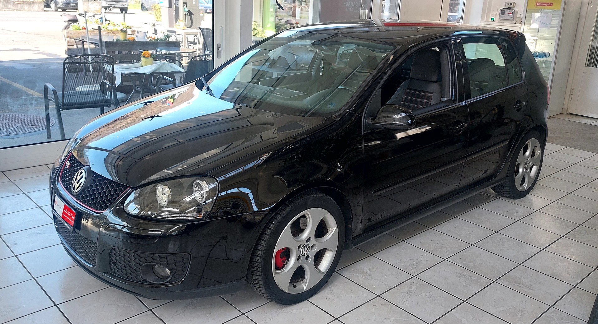VW Golf 2.0 TFSI GTI-image-1