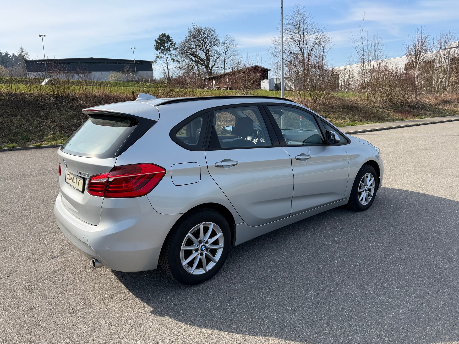 BMW 220d xDrive Active Tourer Steptronic-image-3