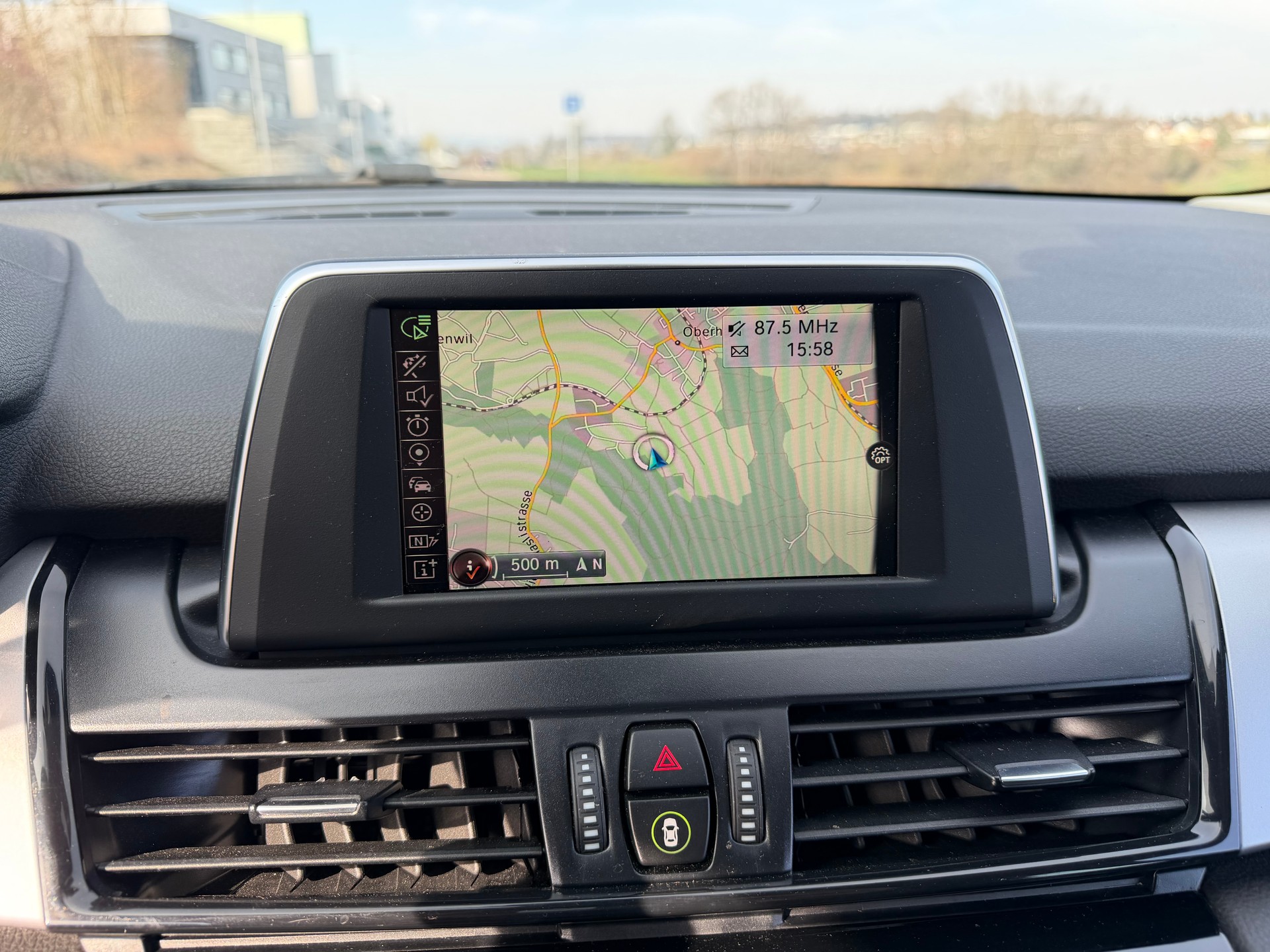 BMW 220d xDrive Active Tourer Steptronic-image-6