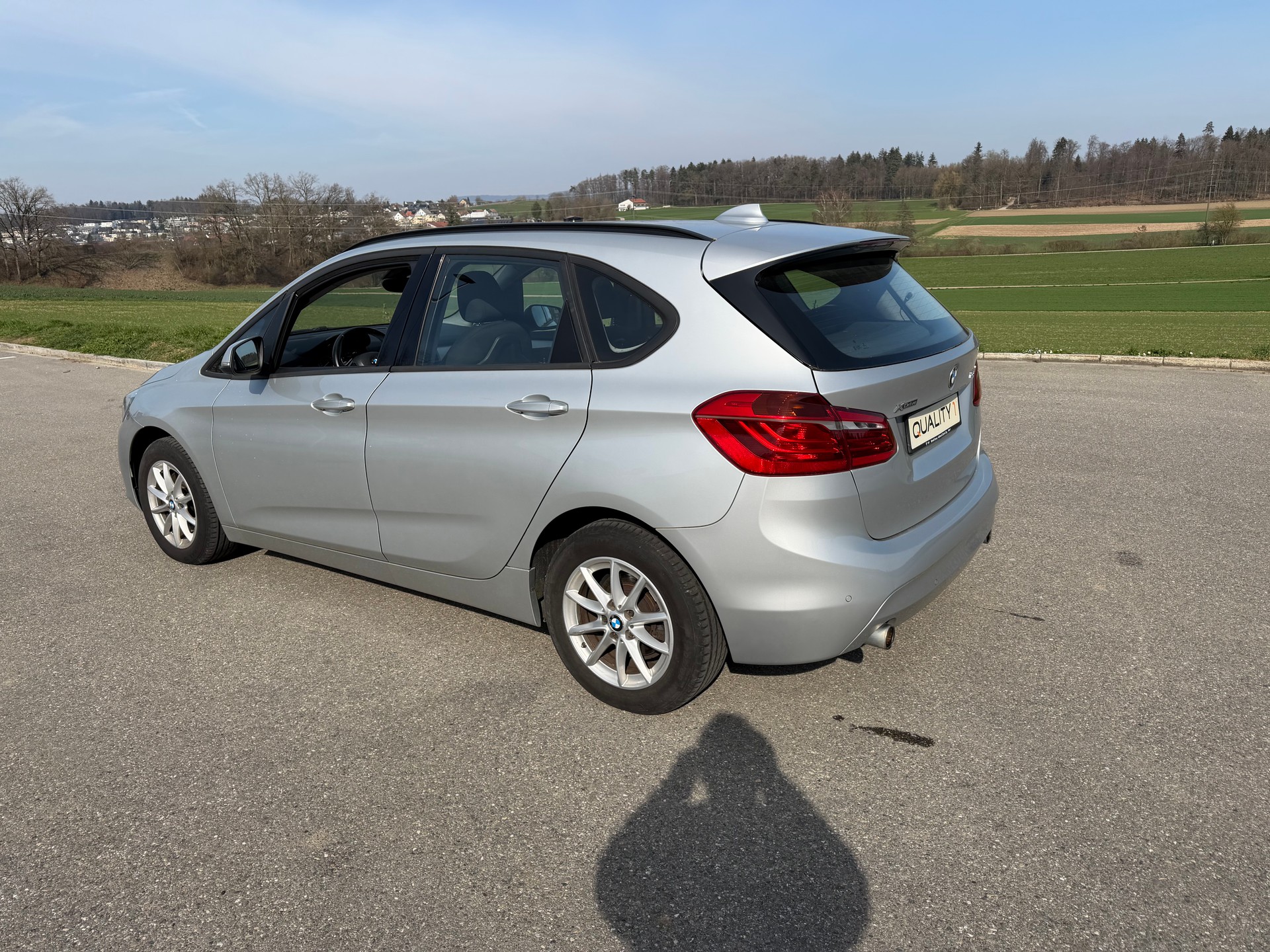 BMW 220d xDrive Active Tourer Steptronic-image-2