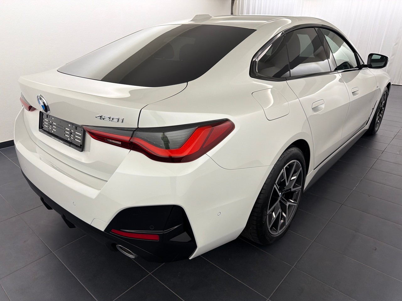 BMW 420i G. Coupé M Sport-showroom-element-2