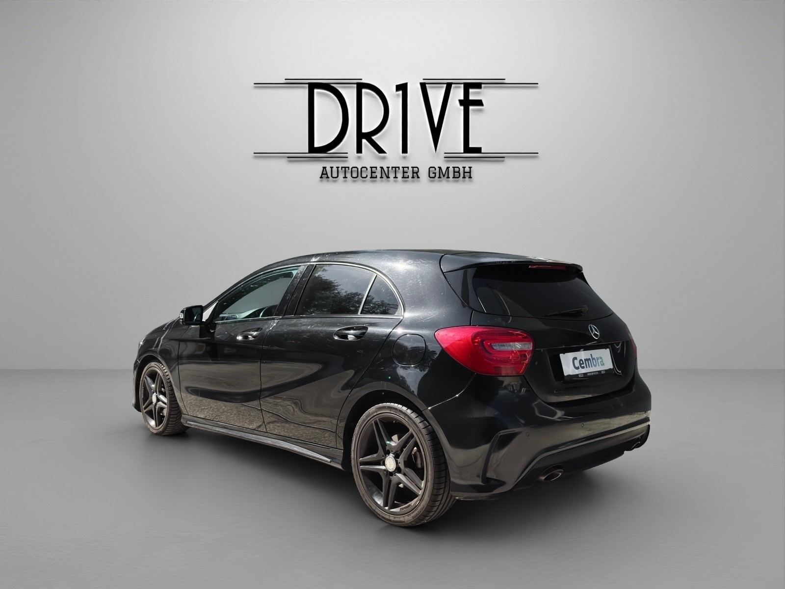 MERCEDES-BENZ A 180 AMG Line 7G-DCT-image-6