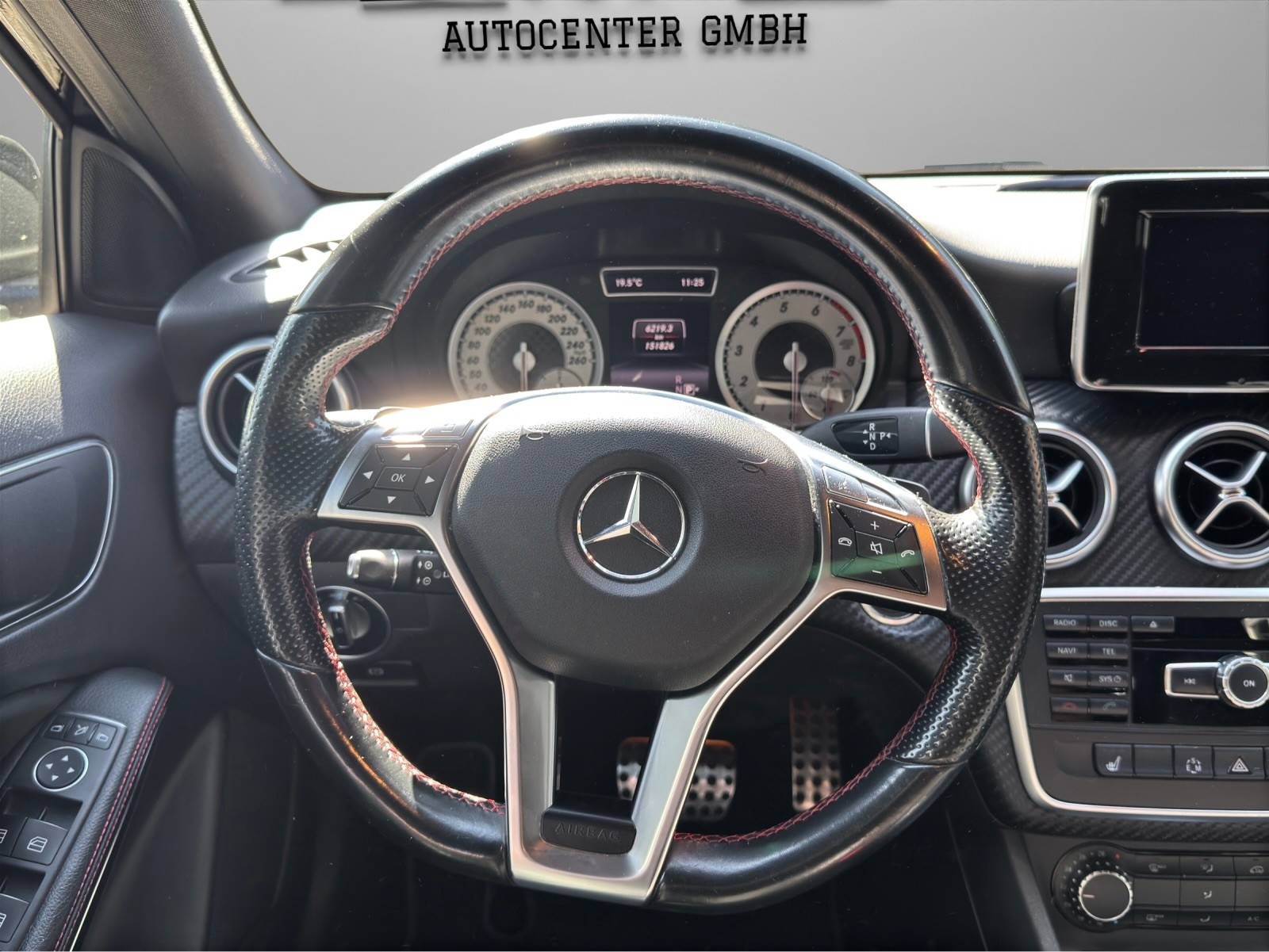 MERCEDES-BENZ A 180 AMG Line 7G-DCT-image-9