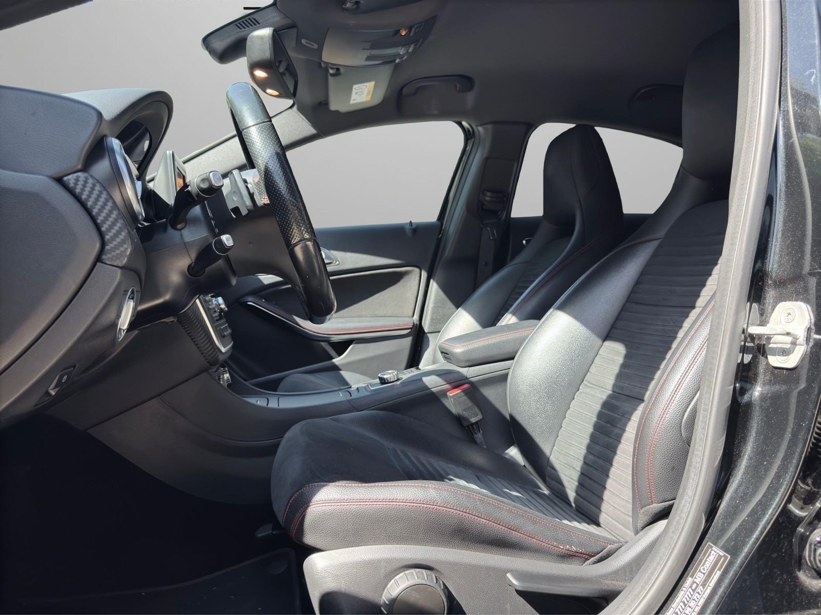 MERCEDES-BENZ A 180 AMG Line 7G-DCT-image-7