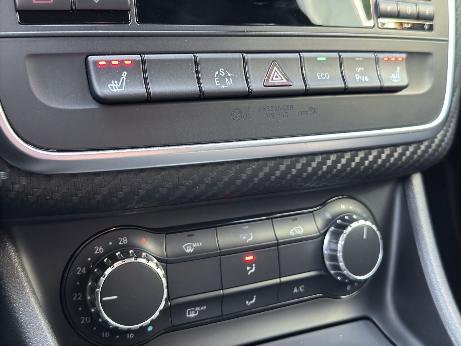 MERCEDES-BENZ A 180 AMG Line 7G-DCT-image-15