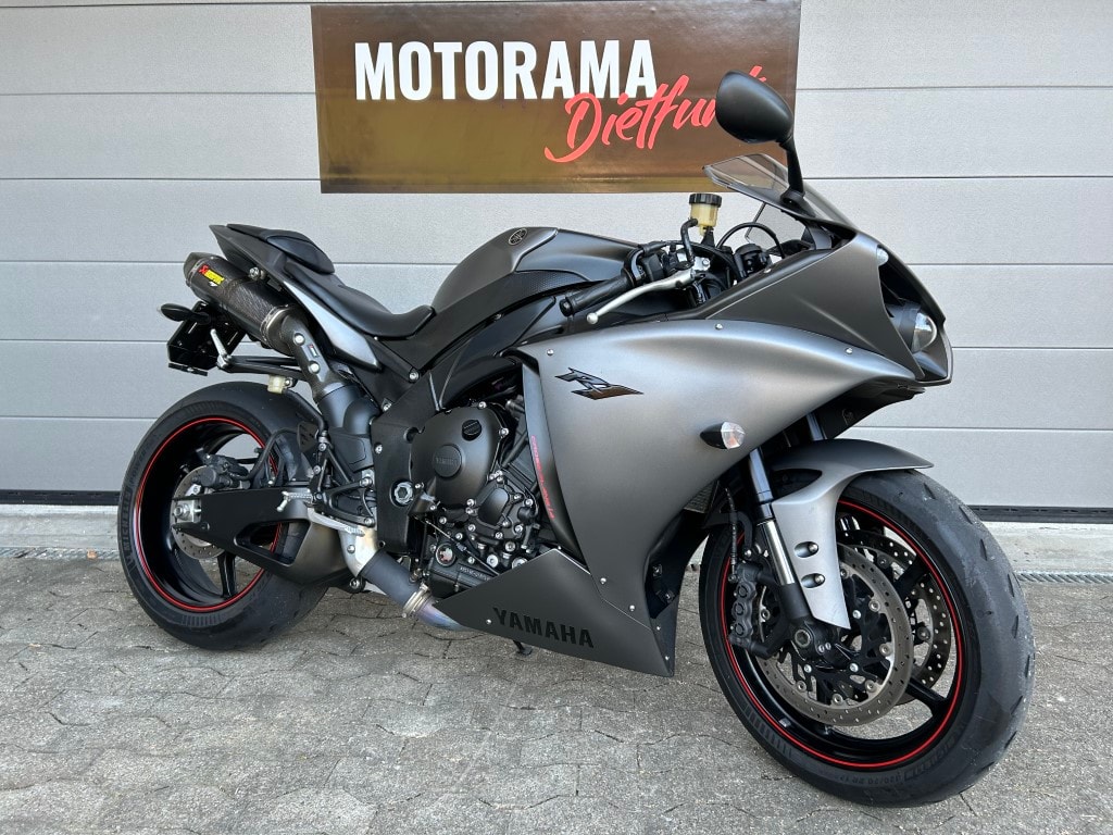 YAMAHA YZF-R1-image-1