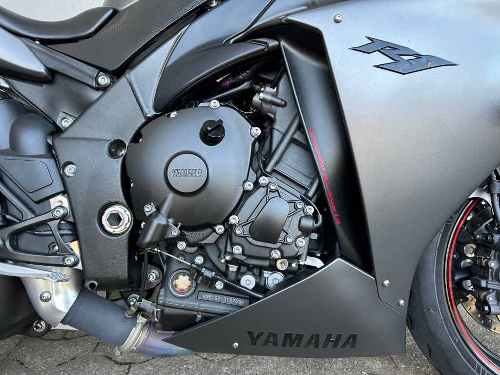 YAMAHA YZF-R1-image-6