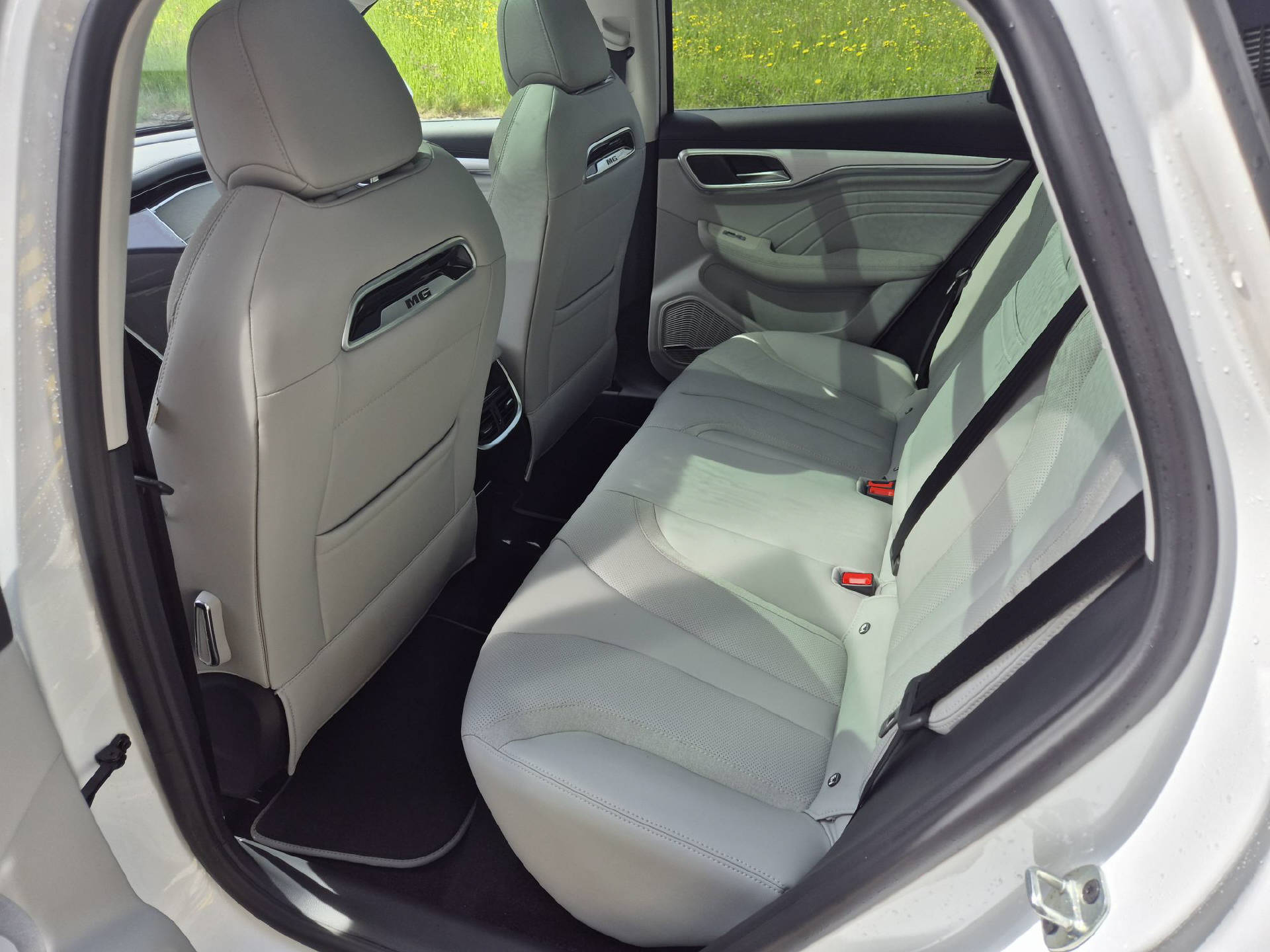 MG Marvel R 70kWh Luxury-image-11