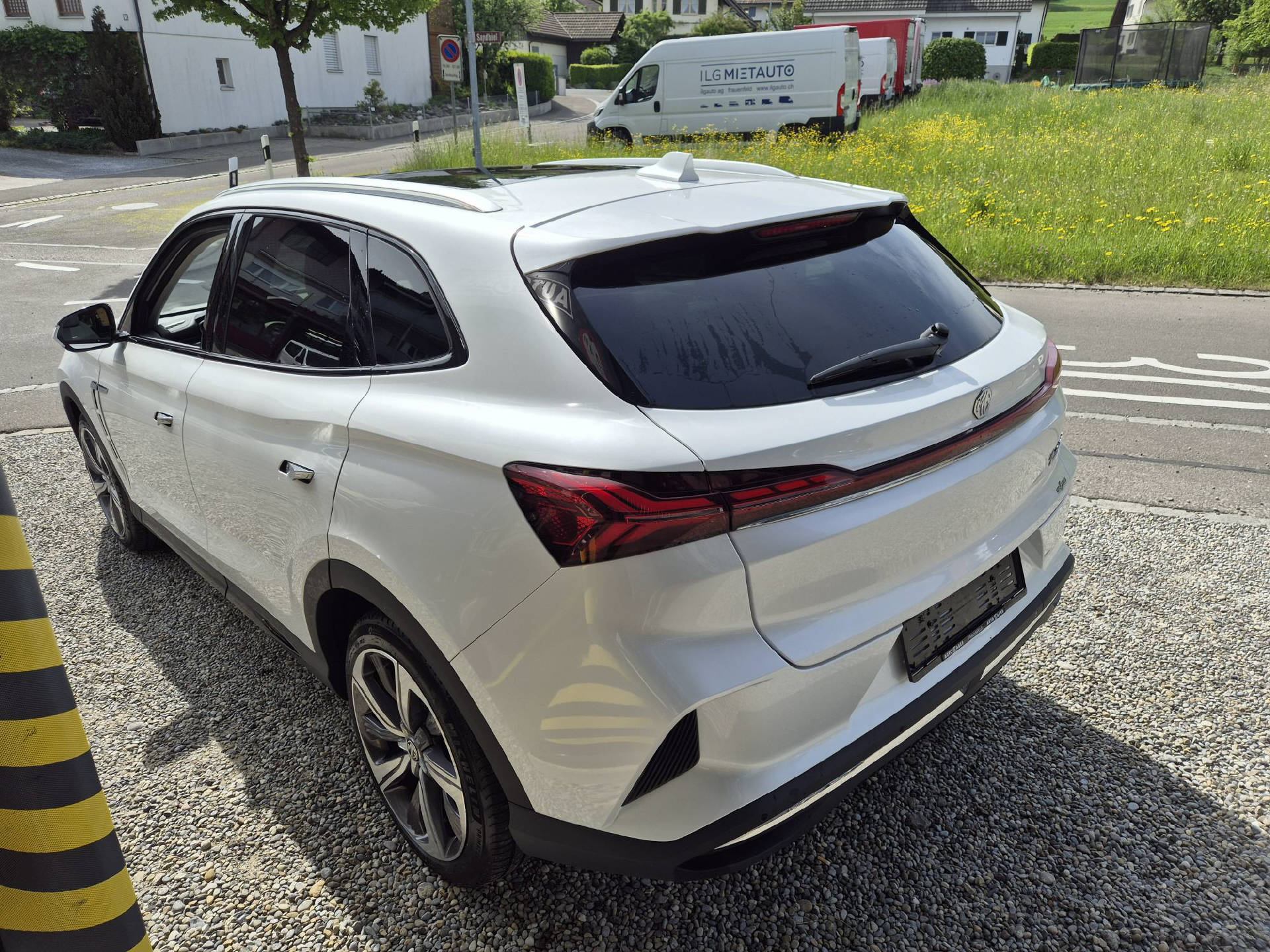 MG Marvel R 70kWh Luxury-image-4