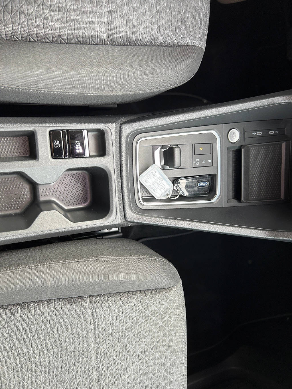 FORD TOURNEO CONNECT Grand 2.0 EcoBlue 122 Titanium-image-10
