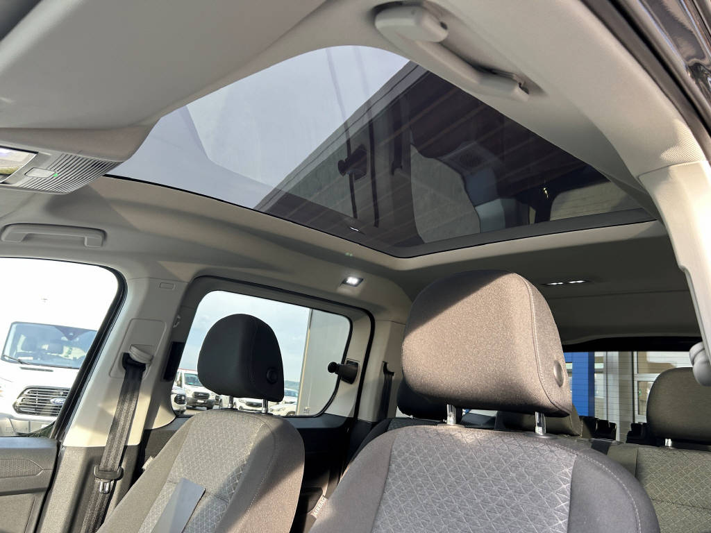 FORD TOURNEO CONNECT Grand 2.0 EcoBlue 122 Titanium-image-12