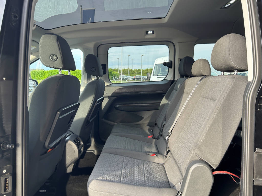 FORD TOURNEO CONNECT Grand 2.0 EcoBlue 122 Titanium-image-13