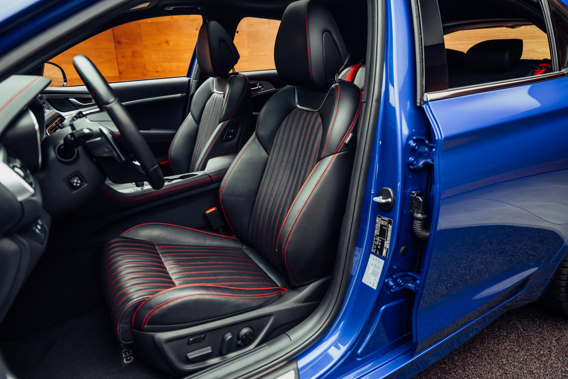 GENESIS G70 Shooting Brake 2.2 CRDI Sport AT8 AWD-image-7