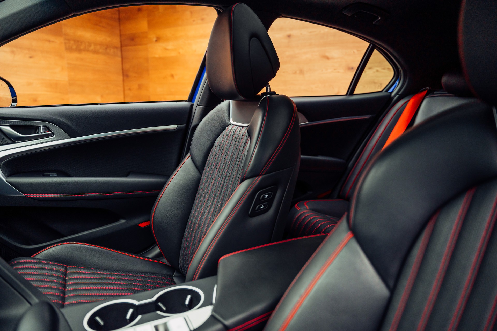 GENESIS G70 Shooting Brake 2.2 CRDI Sport AT8 AWD-image-8