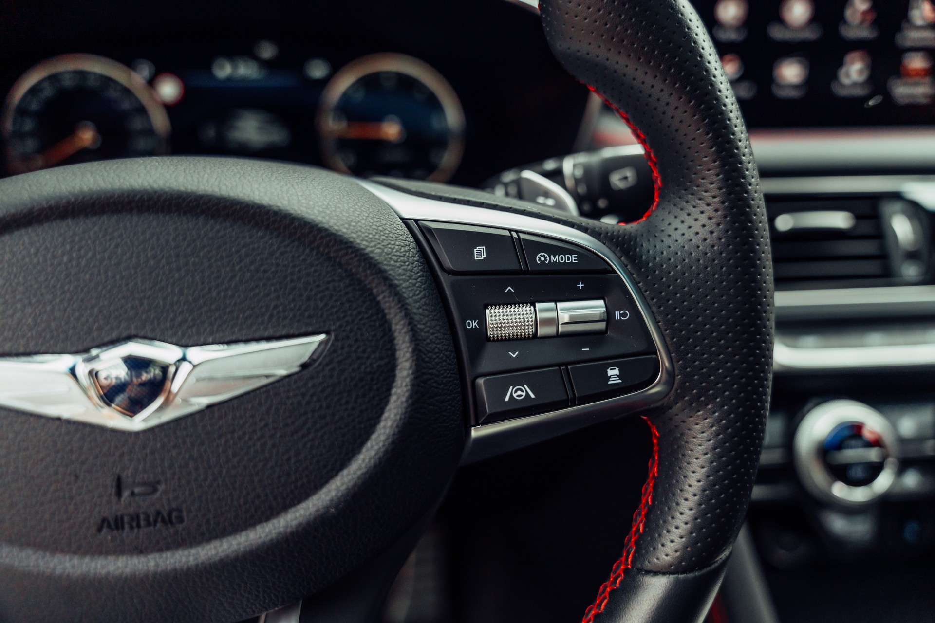 GENESIS G70 Shooting Brake 2.2 CRDI Sport AT8 AWD-image-22