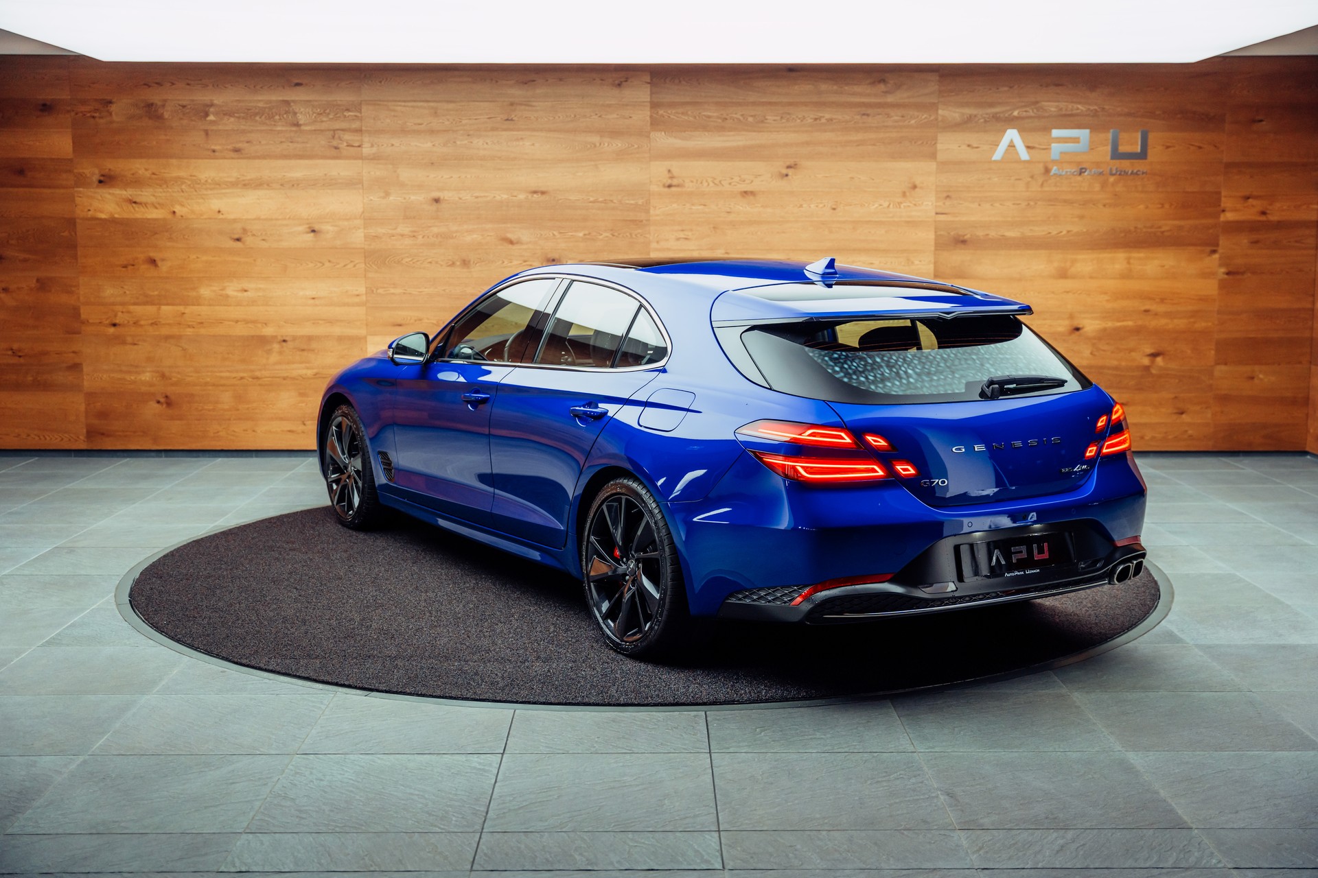 GENESIS G70 Shooting Brake 2.2 CRDI Sport AT8 AWD-image-2