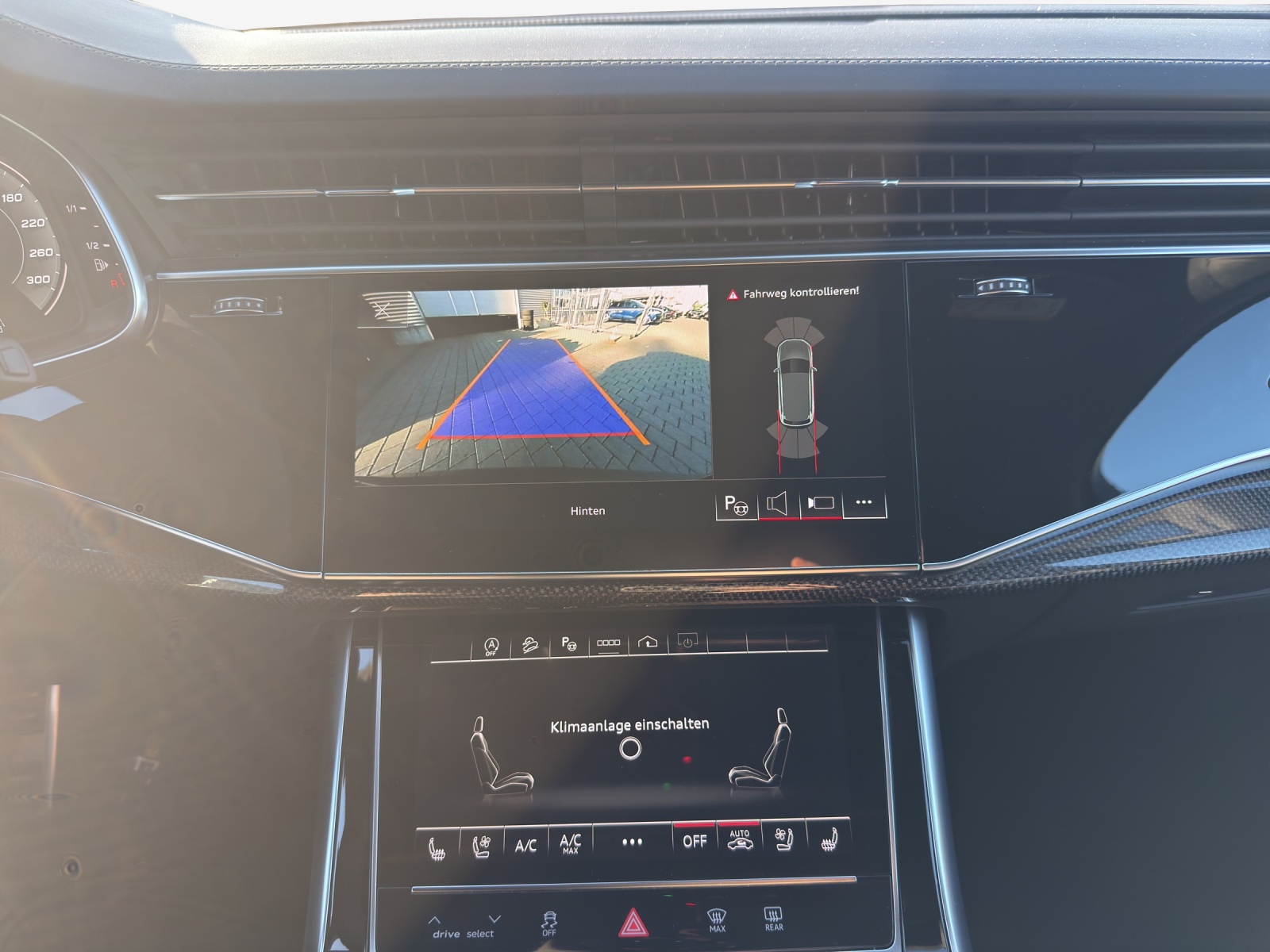 AUDI SQ7 TFSI quattro tiptronic-image-15