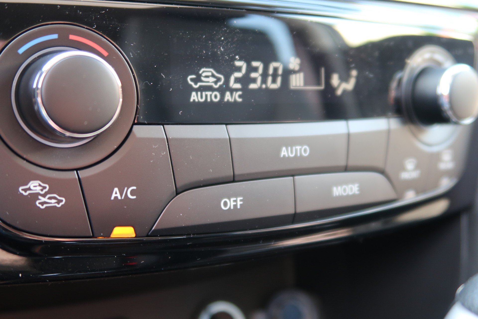SUZUKI Vitara 1.4 Boosterjet Compact Top 4x4 Hybrid Automatic Panoramadach-image-24
