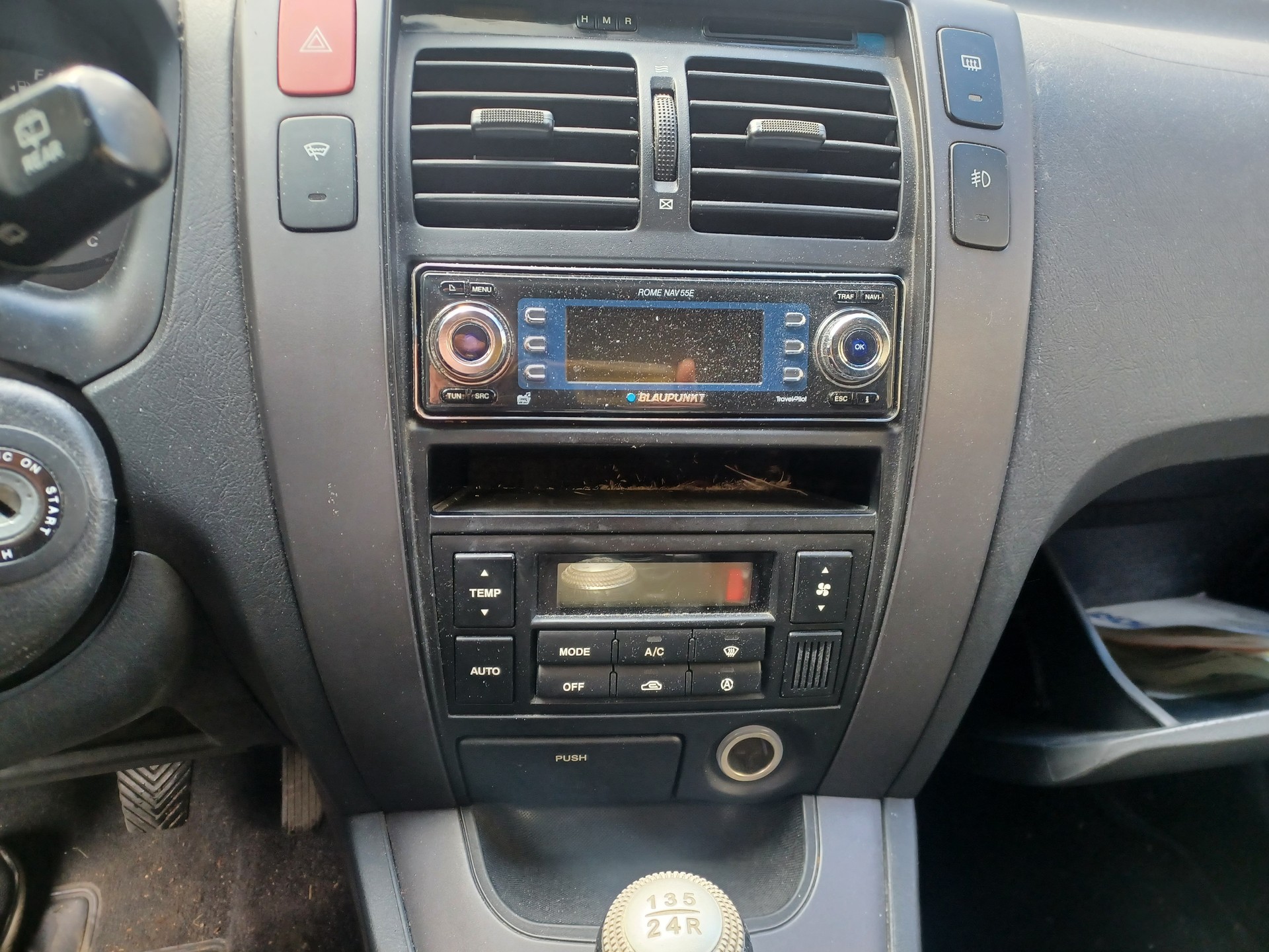 HYUNDAI Tucson 2.0 Premium 4WD-image-2