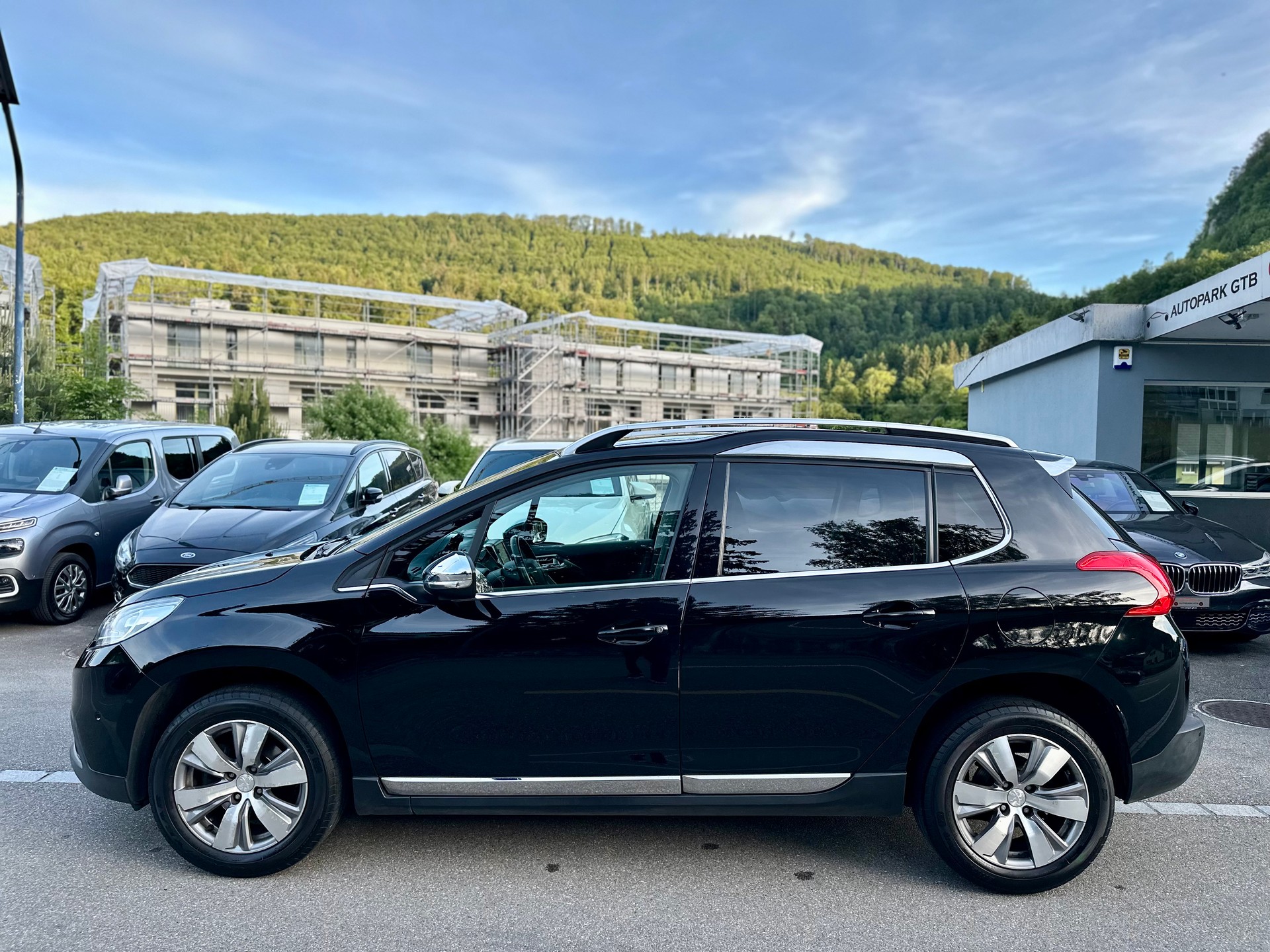 PEUGEOT 2008 1.6 VTI Allure Automatic-showroom-element-3