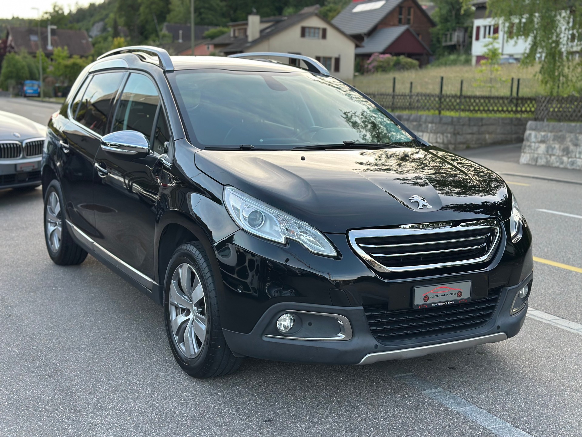 PEUGEOT 2008 1.6 VTI Allure Automatic-showroom-element-1