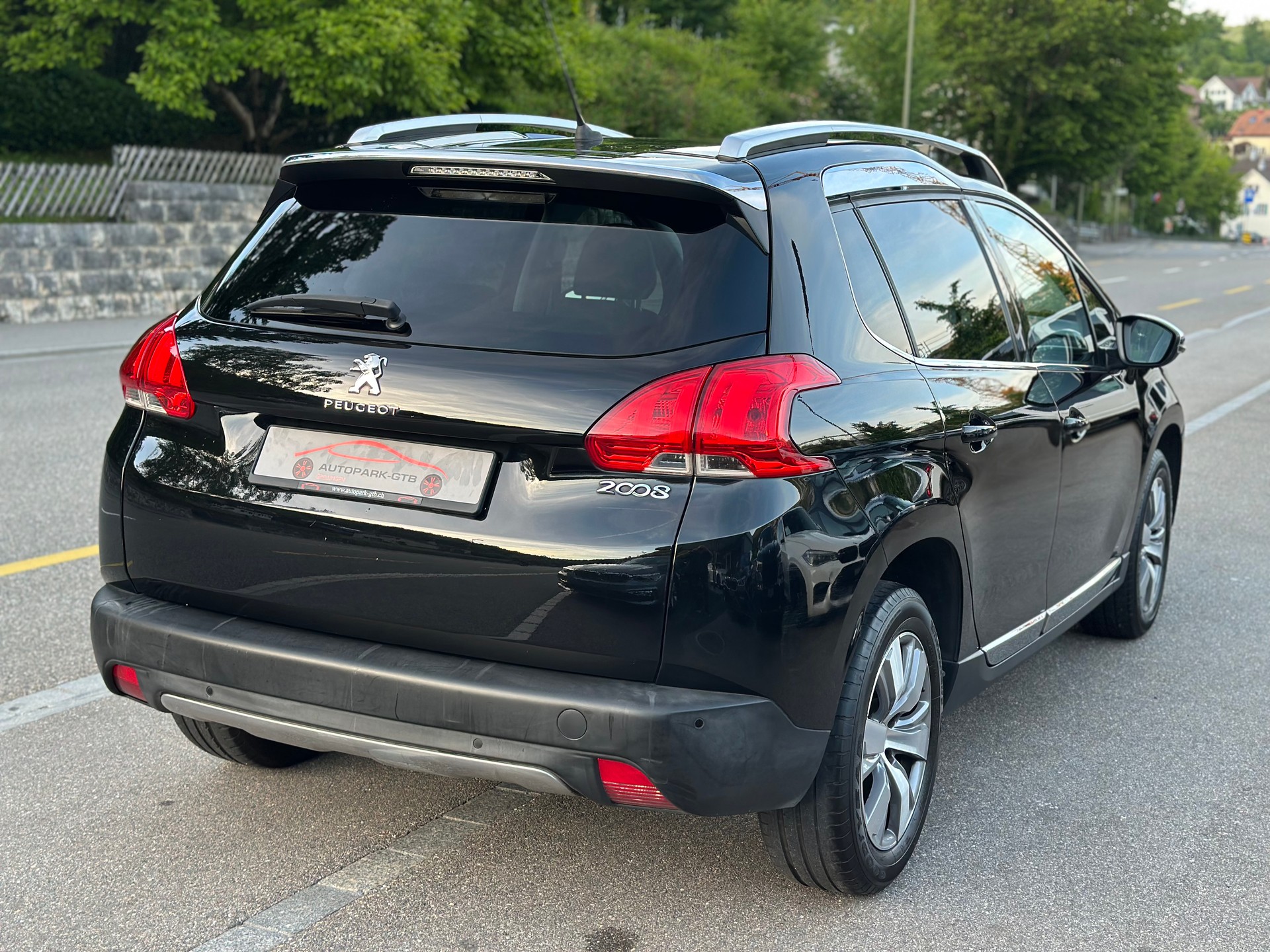 PEUGEOT 2008 1.6 VTI Allure Automatic-image-6