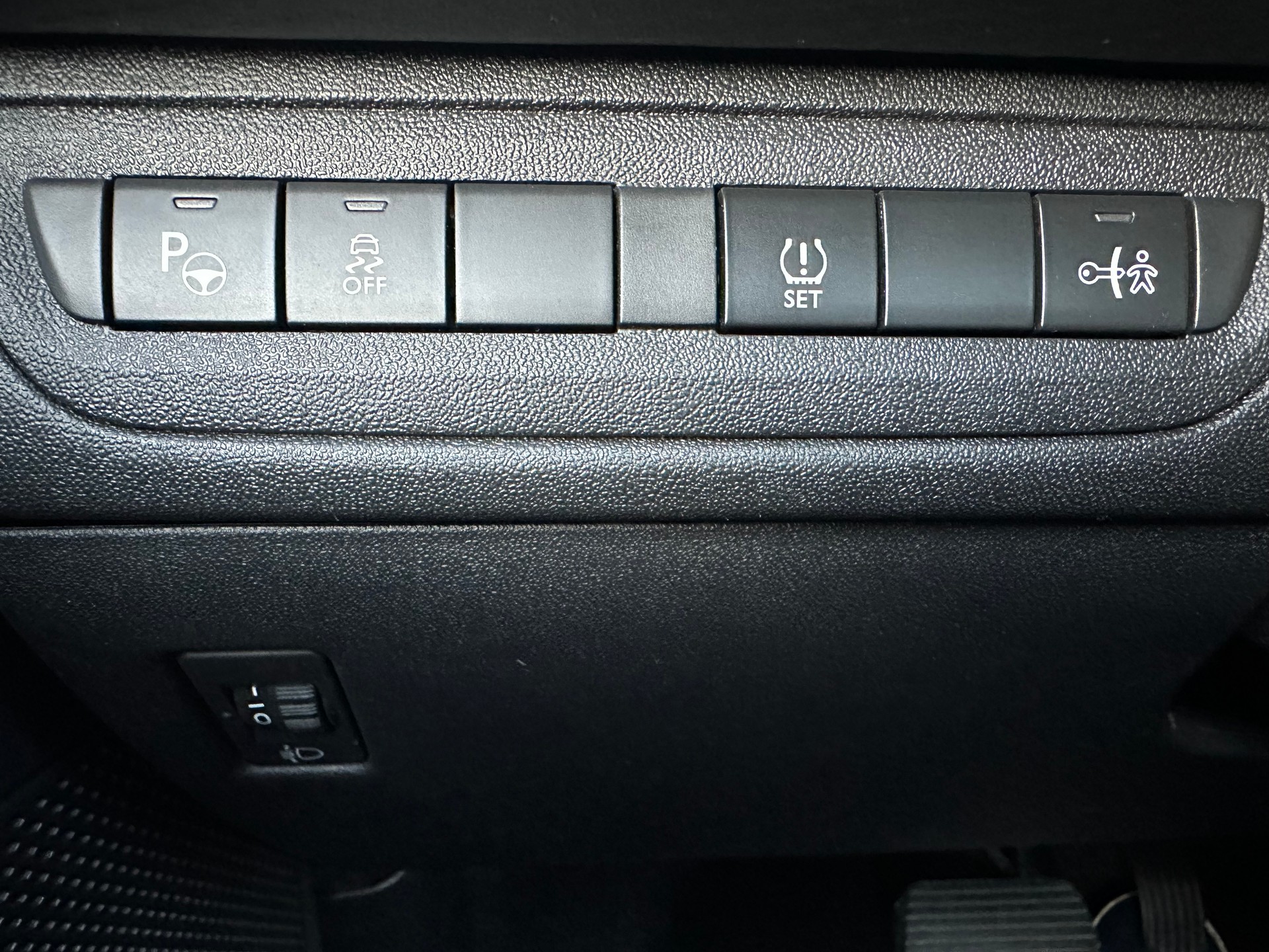 PEUGEOT 2008 1.6 VTI Allure Automatic-image-21