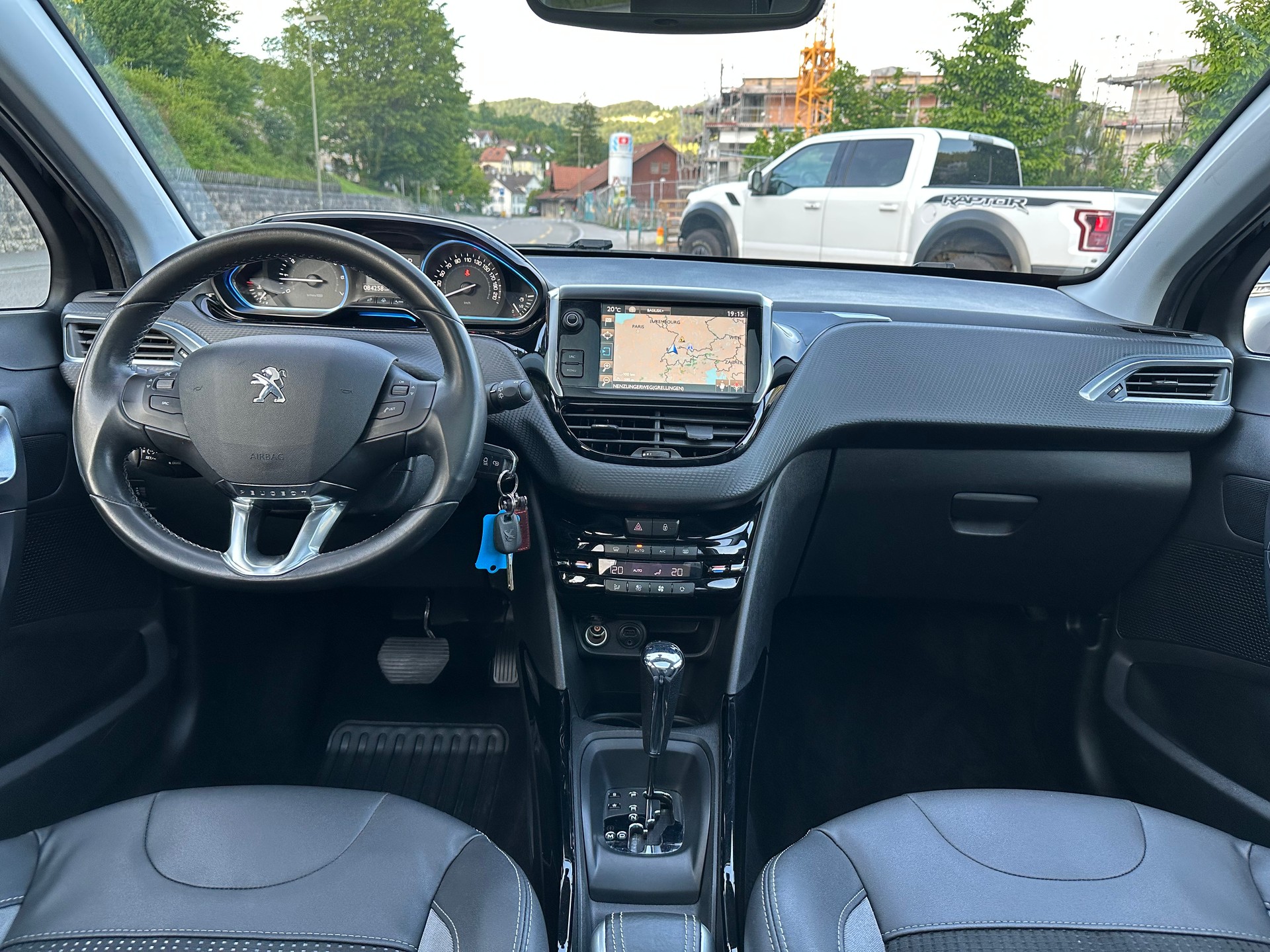 PEUGEOT 2008 1.6 VTI Allure Automatic-image-13
